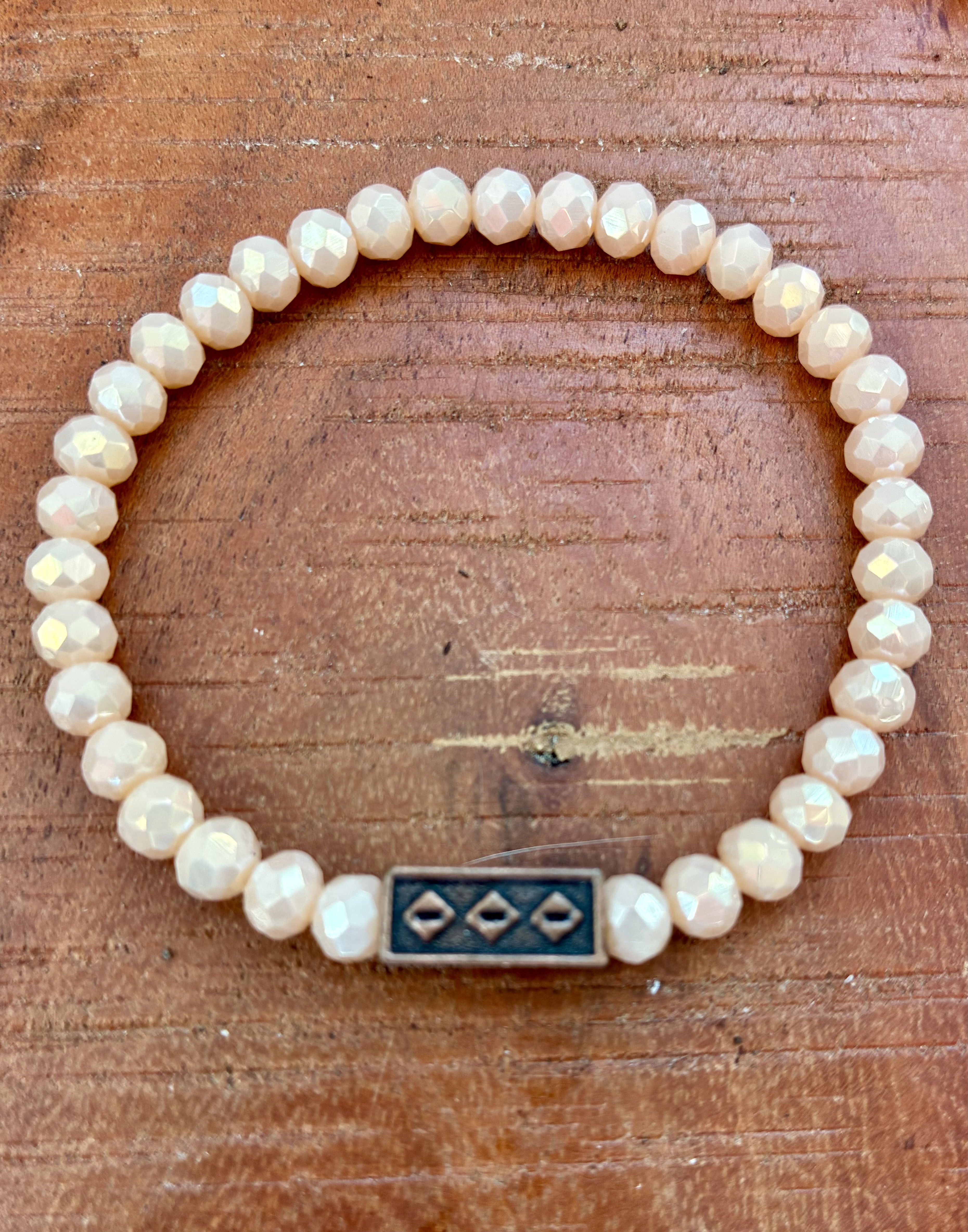 Cream-Colored Faceted Bead Bracelet