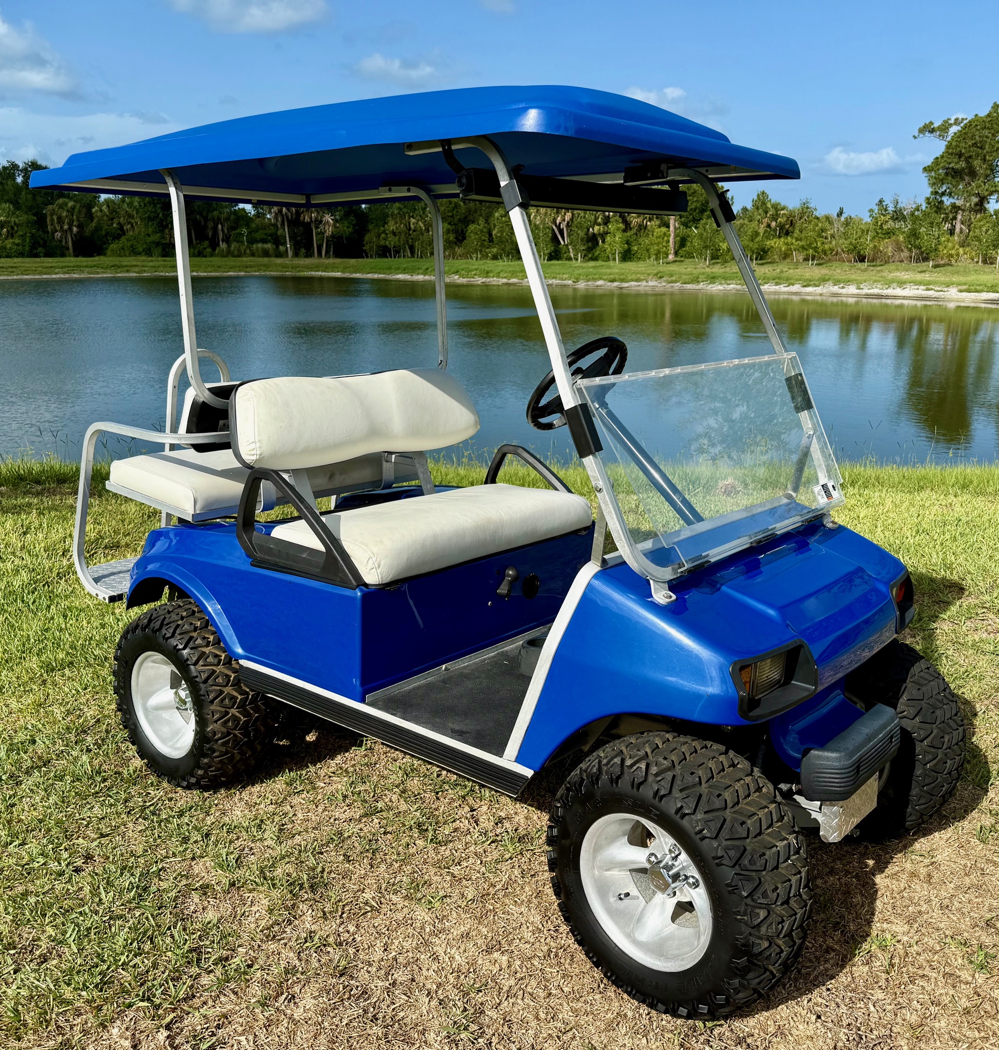 Pre-owned Custom Club Car DS