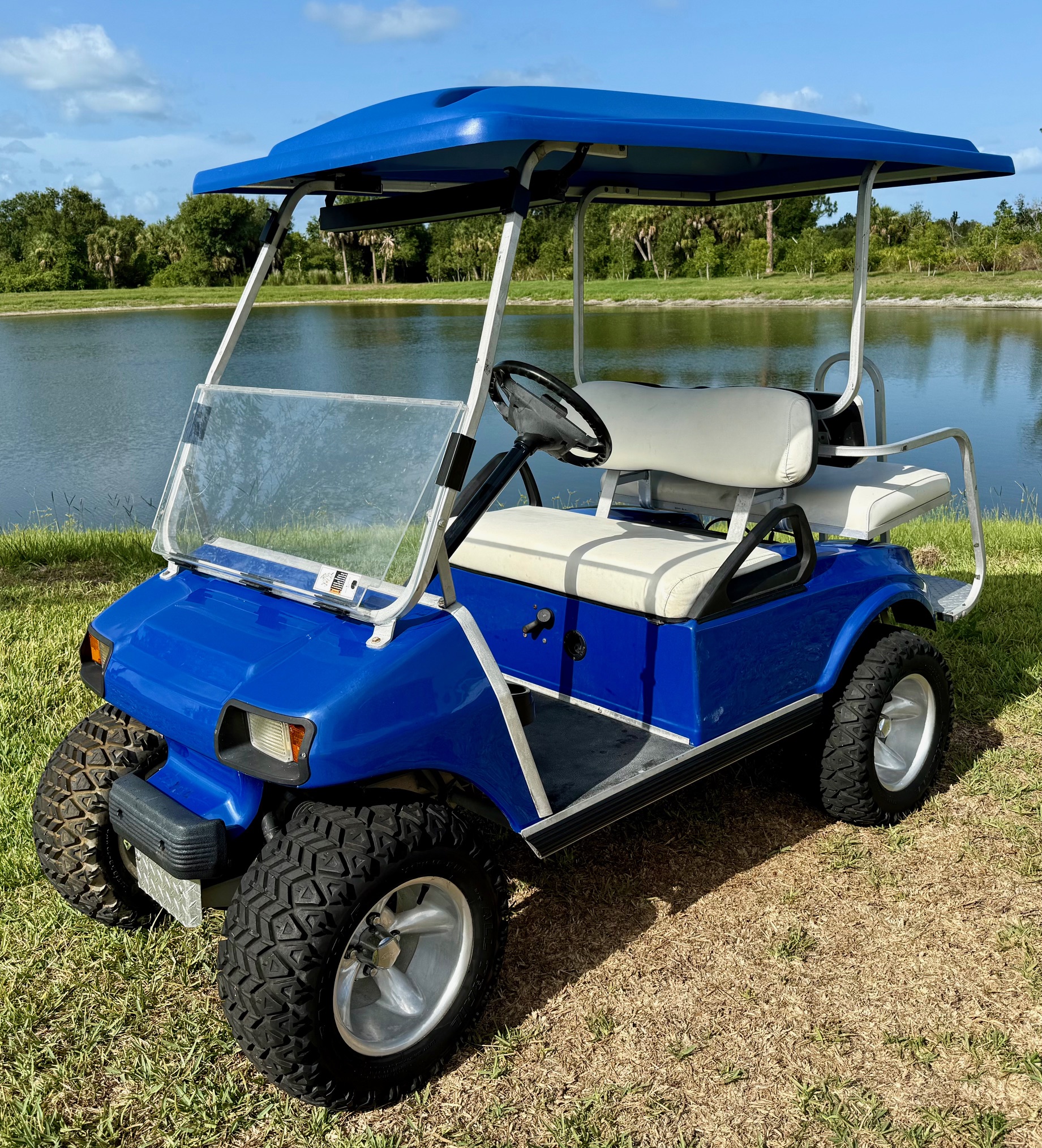 Pre-owned Custom Club Car DS