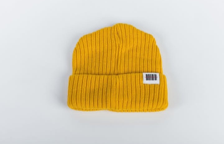 Y U N G Ribbed knit Beanie 