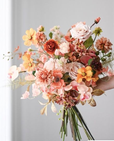 Ramo Elegante en Tonos Durazno