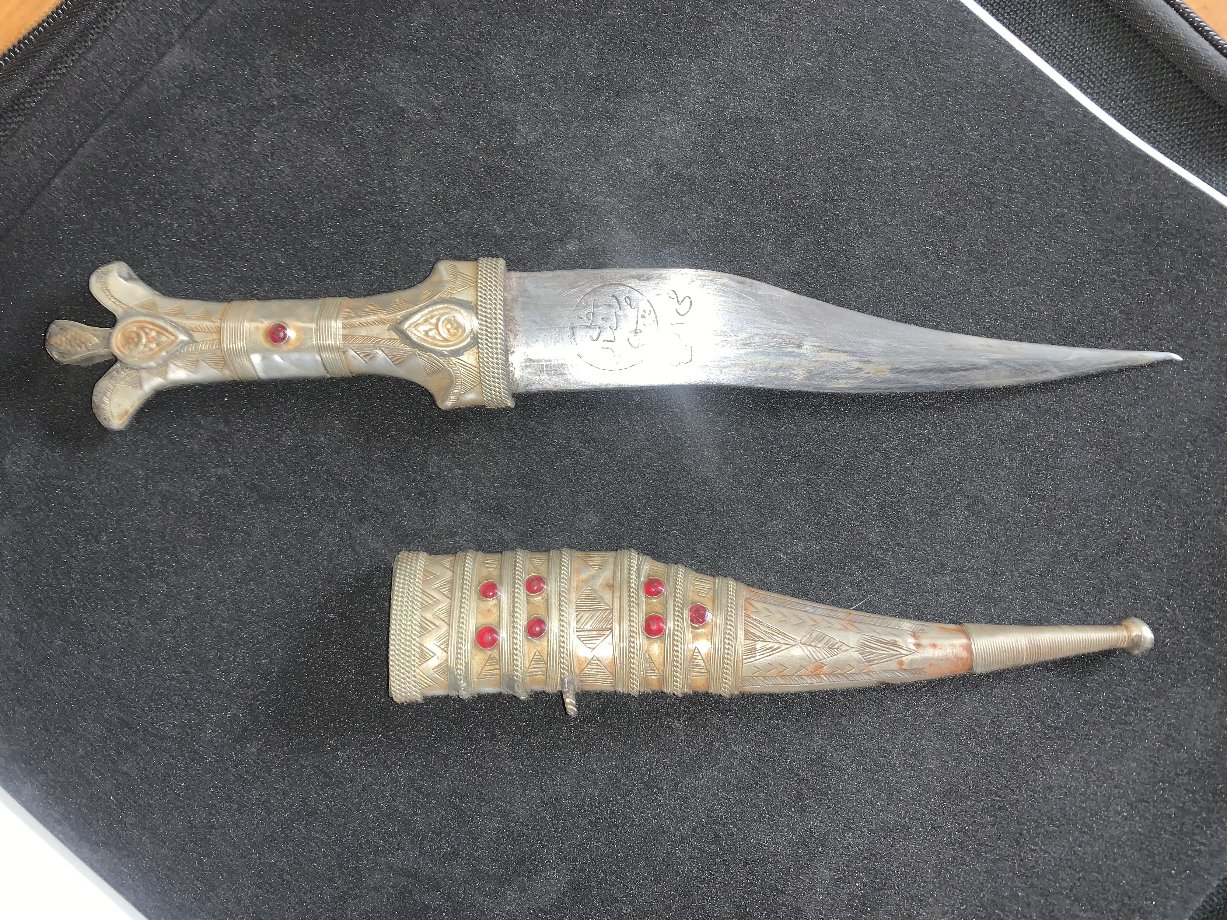 Fine Silver‑Mounted Moroccan Koummya Dagger with Garnet Cabochons, Very old