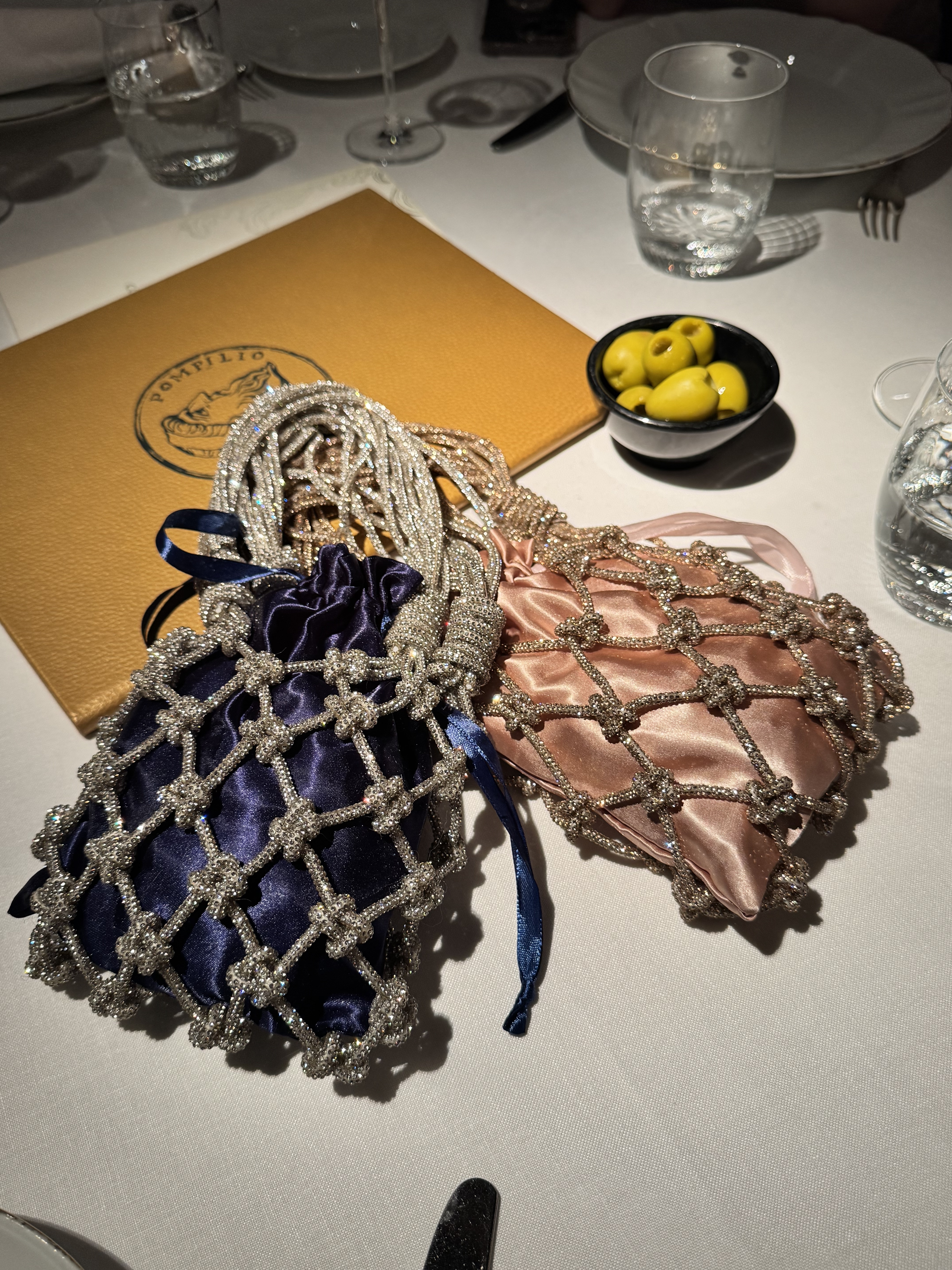 18 de Abril 17:00 - 20:00  | BOLSOS DE MACRAMÉ BRILLANTE (6 opciones de bolsos)