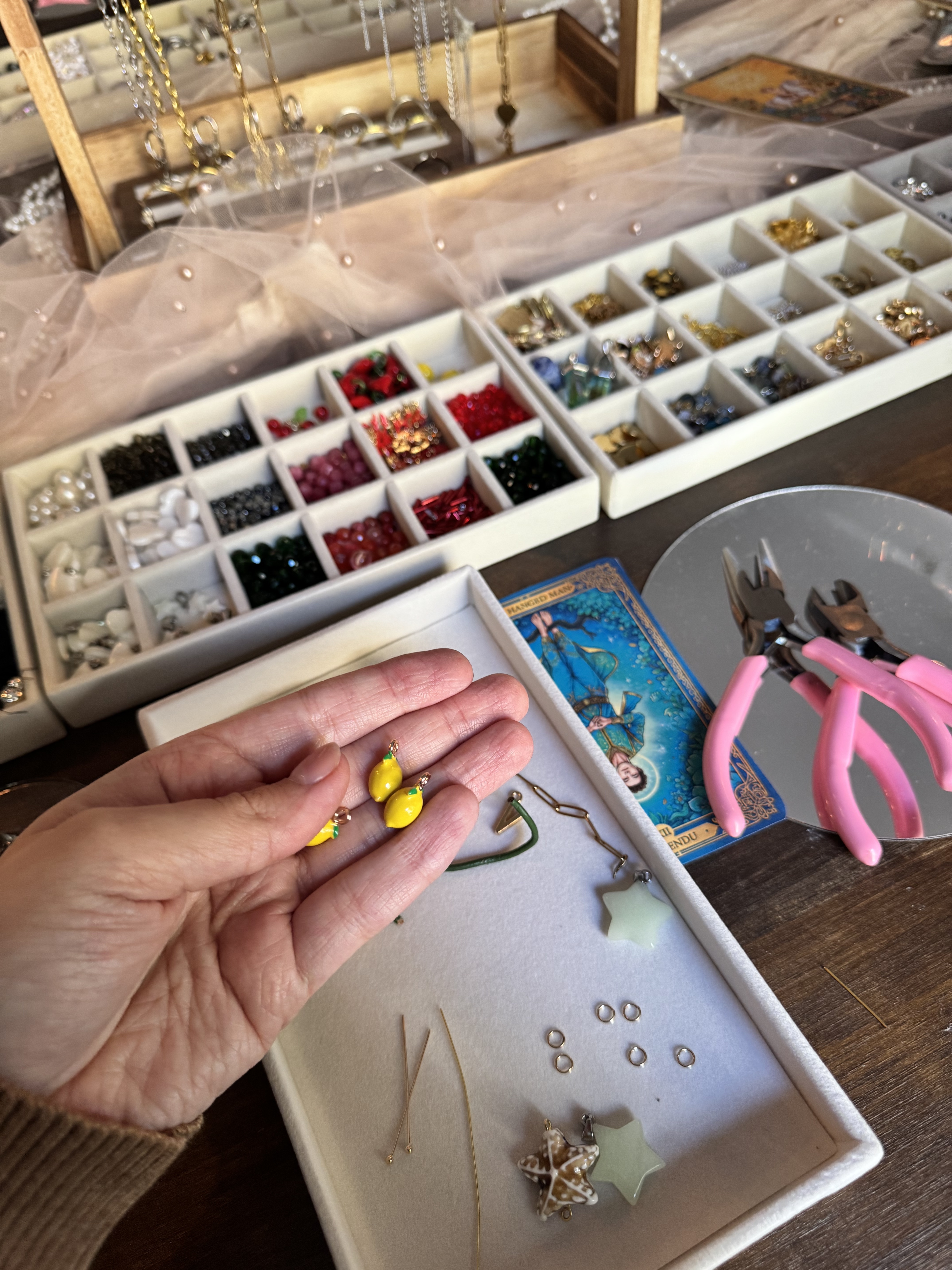 30 de Abril 18:30 - 20:30  | TAROT  & JOYAS