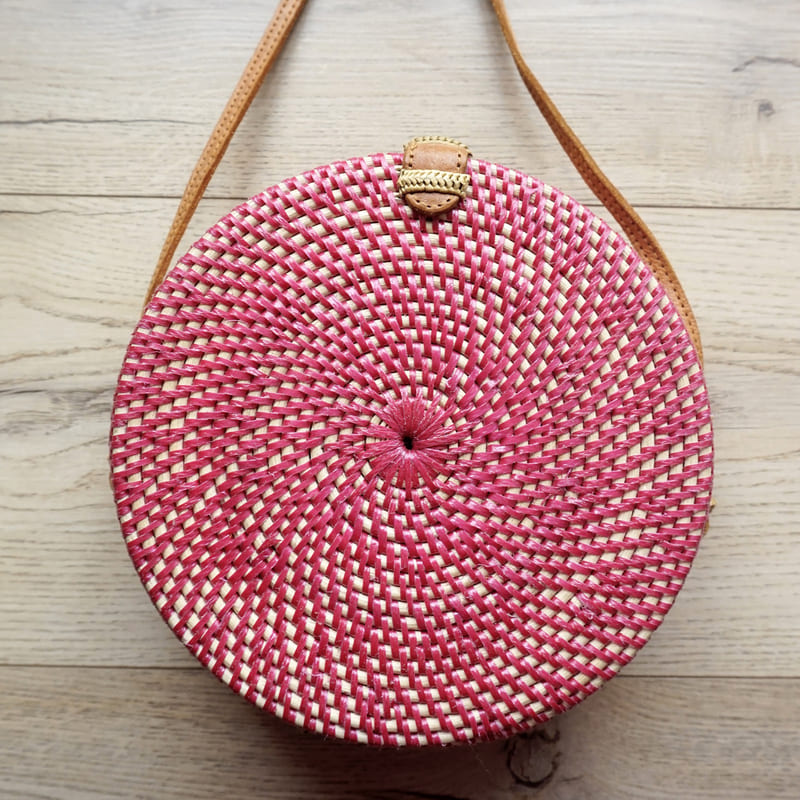 Bolsa redonda tejida