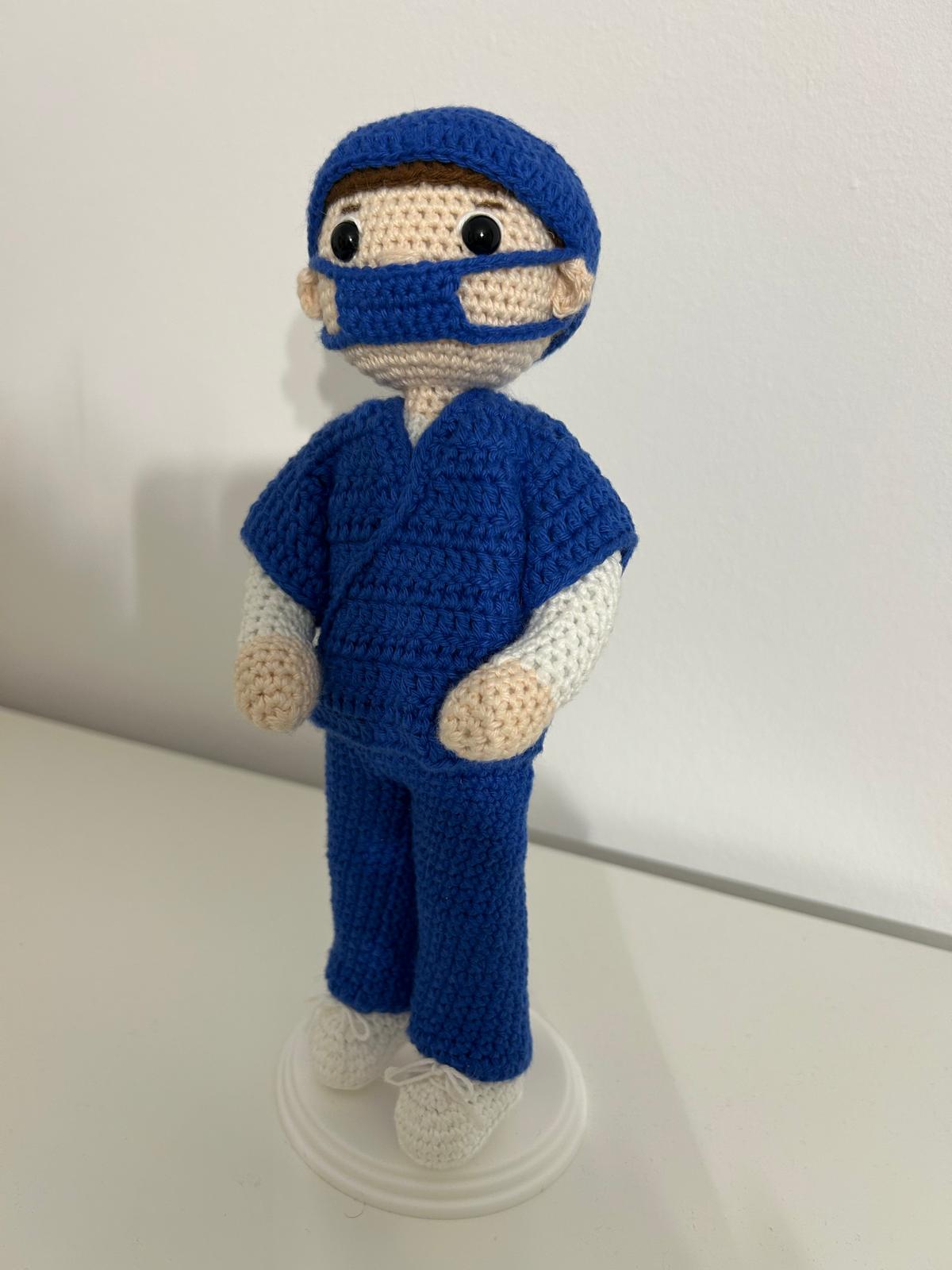 Muñeco Amigurumi Enfermero