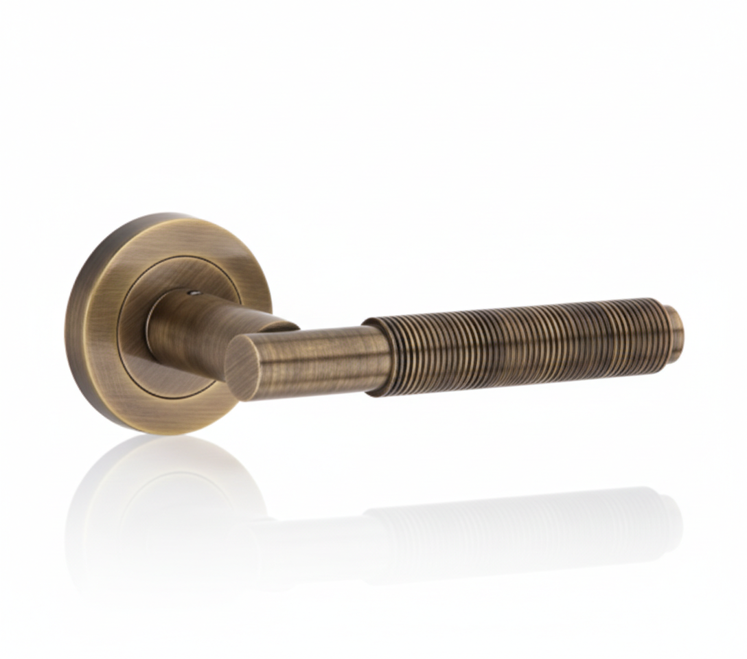 CR9B44 Antique Brass Door Handle