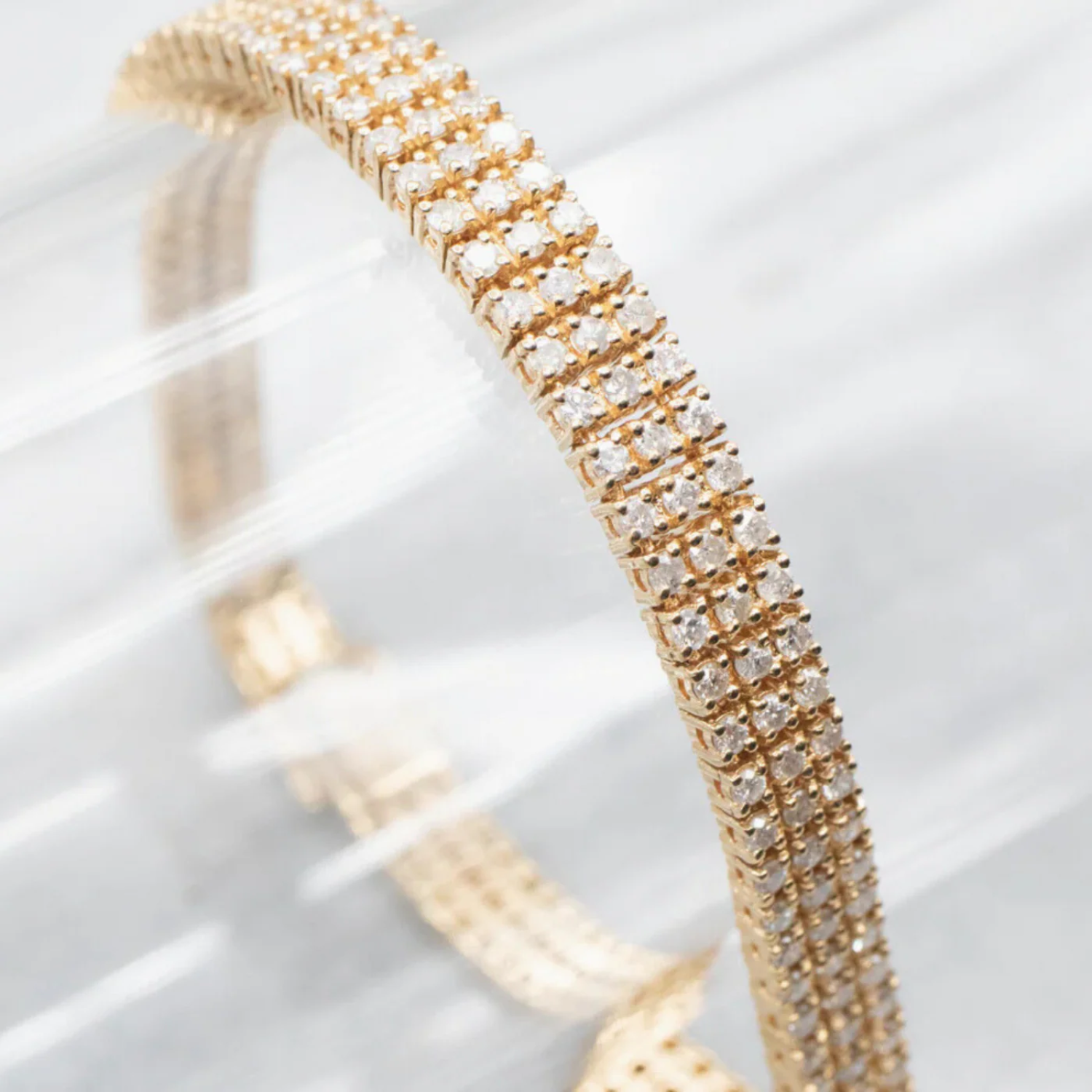 Pulsera de oro con circonias