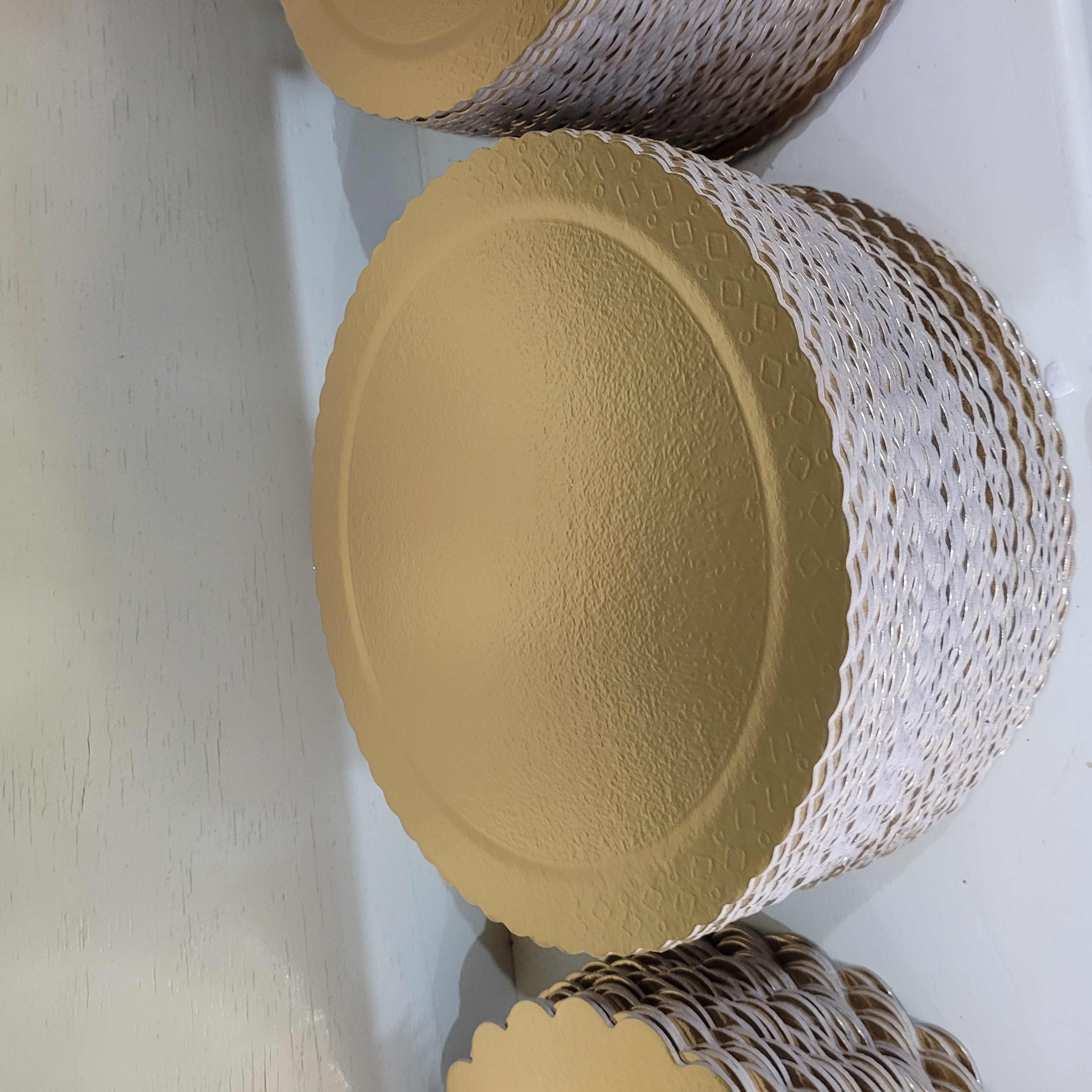 Cakeboard premium de Papel para bolo, branco ou Dourada ou prata 28cm