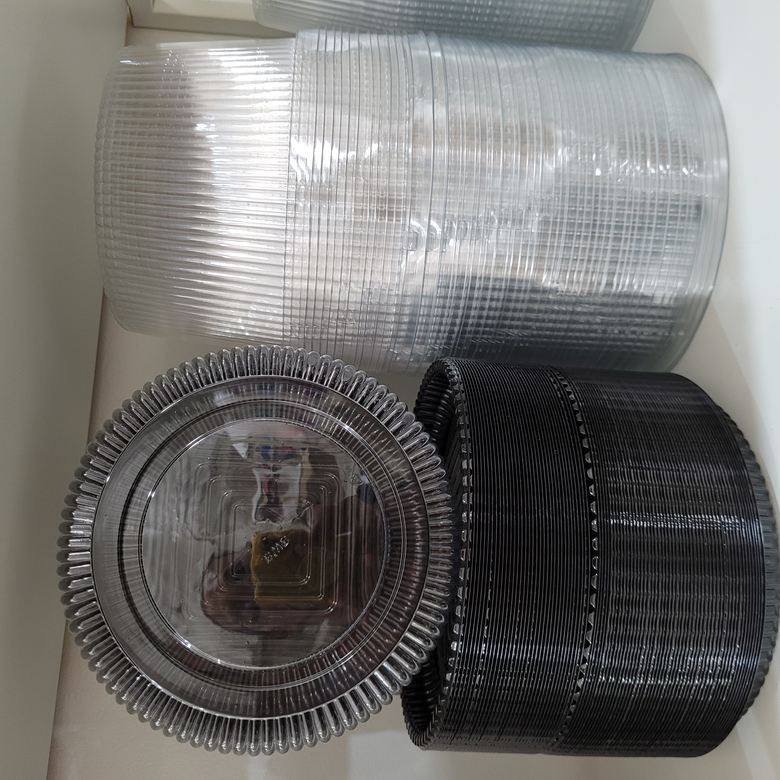 B.32 Embalagens Plásticas com tampa transparente para bolos, e Doces