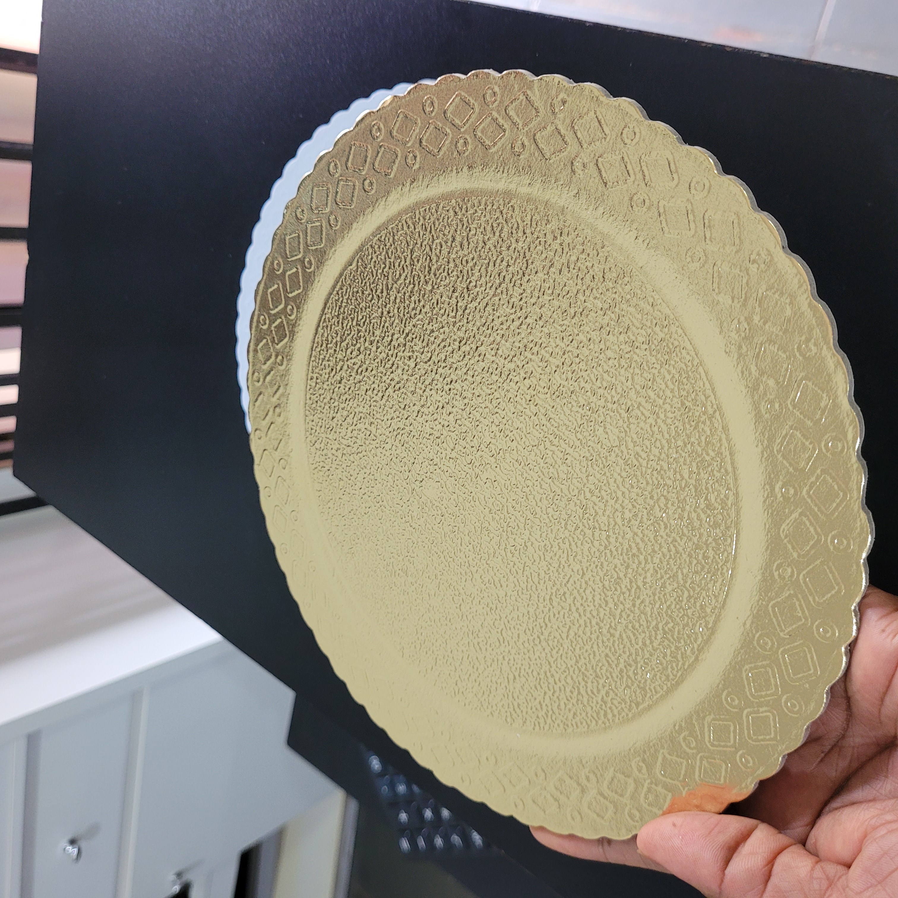 Cakeboard Premium  branco  ou dourado 32 cm