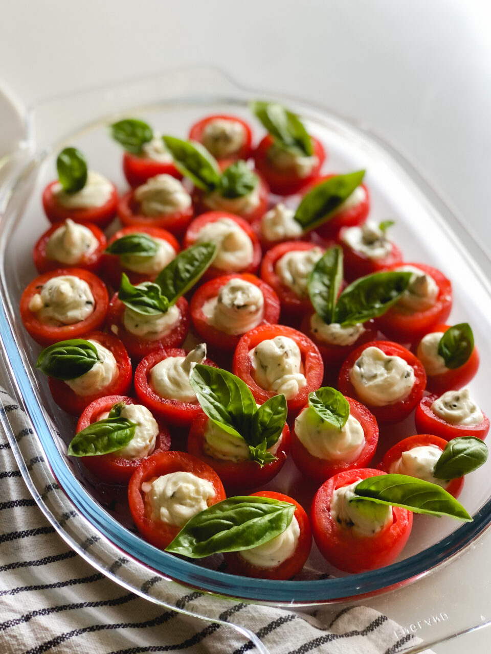 Pomodori ripieni . Tomates rellenos
