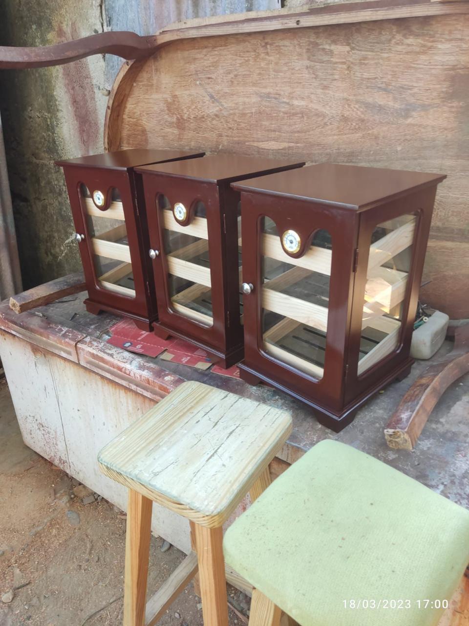 Gabinete de madera para puros