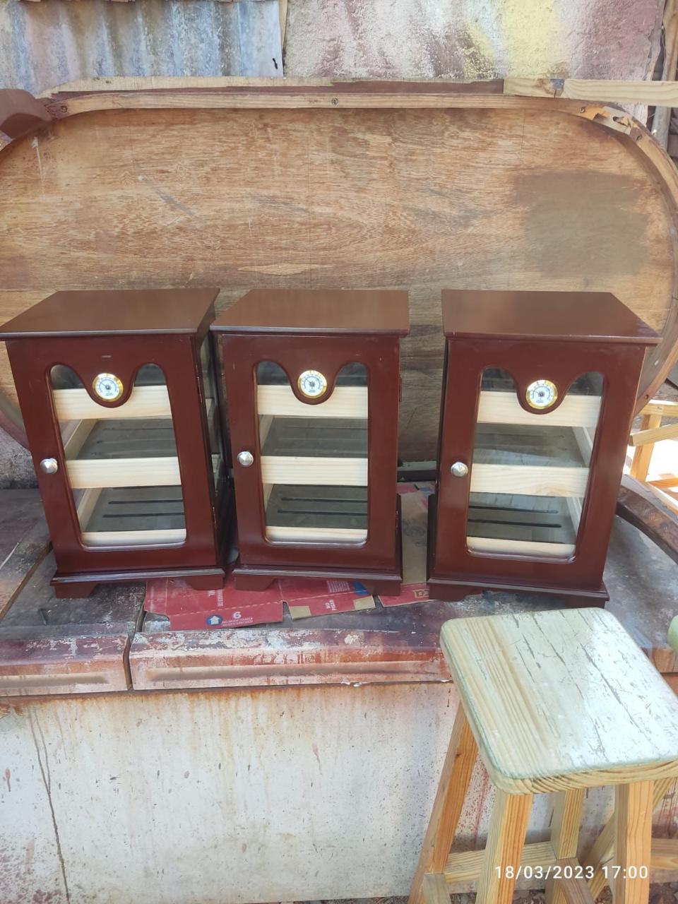 Gabinete de madera para puros