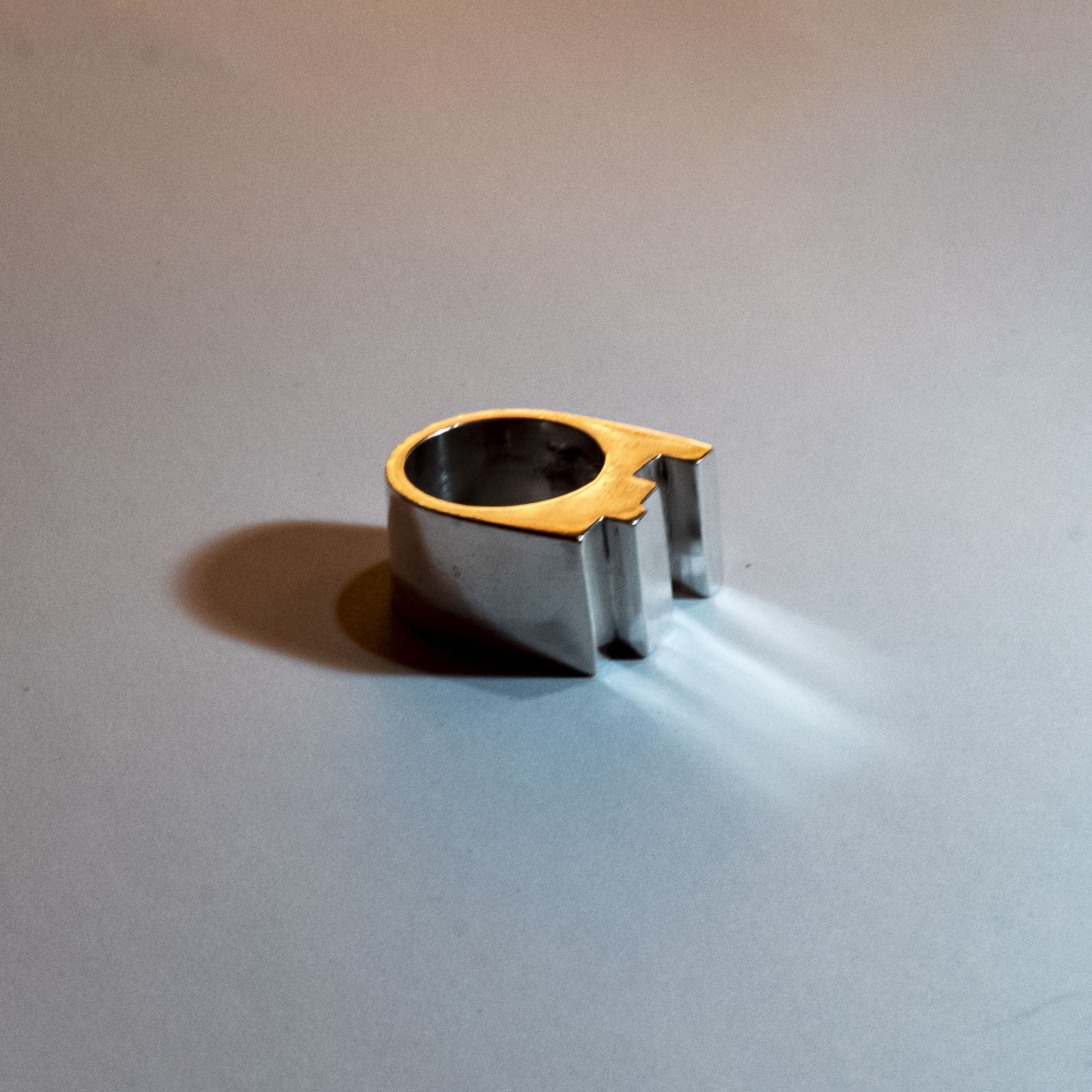 Anillo de plata geométrico