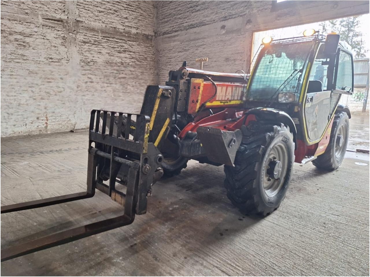 Manipulador MANITOU MT-X1030ST
