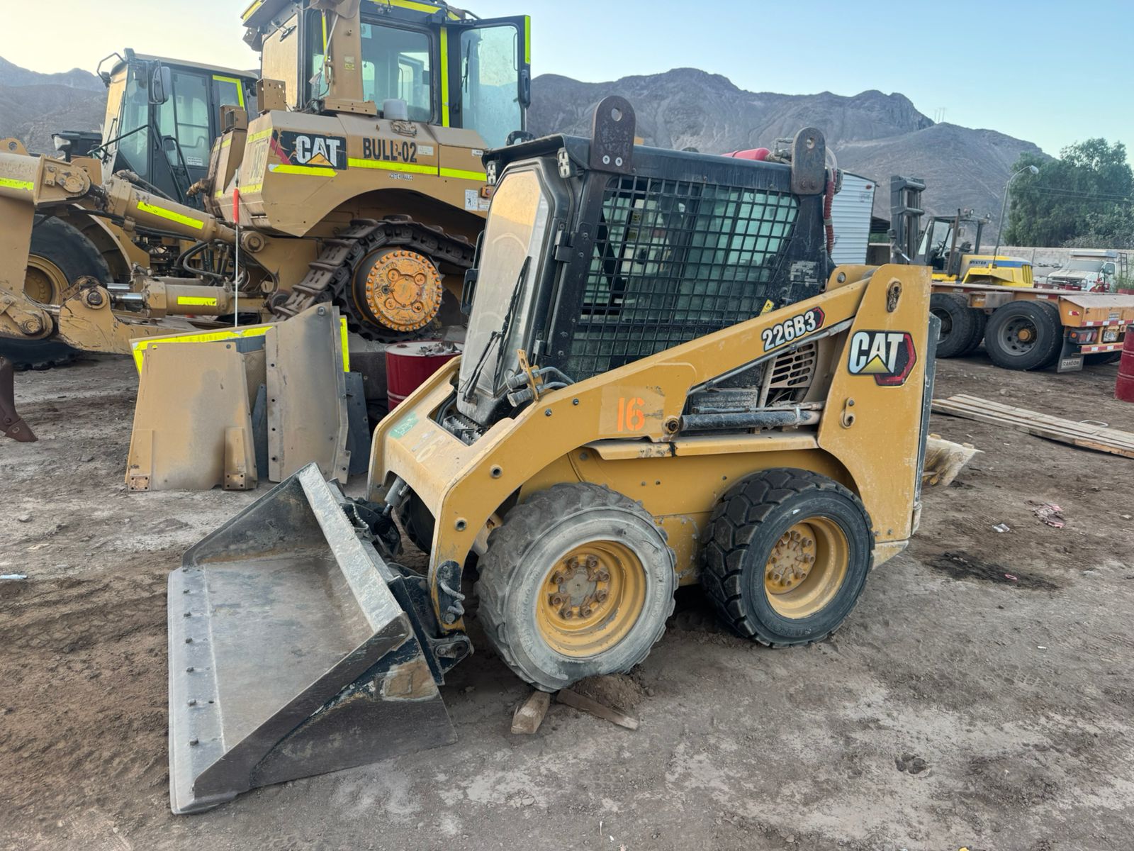 Mini Cargador CATERPILLAR 226B3