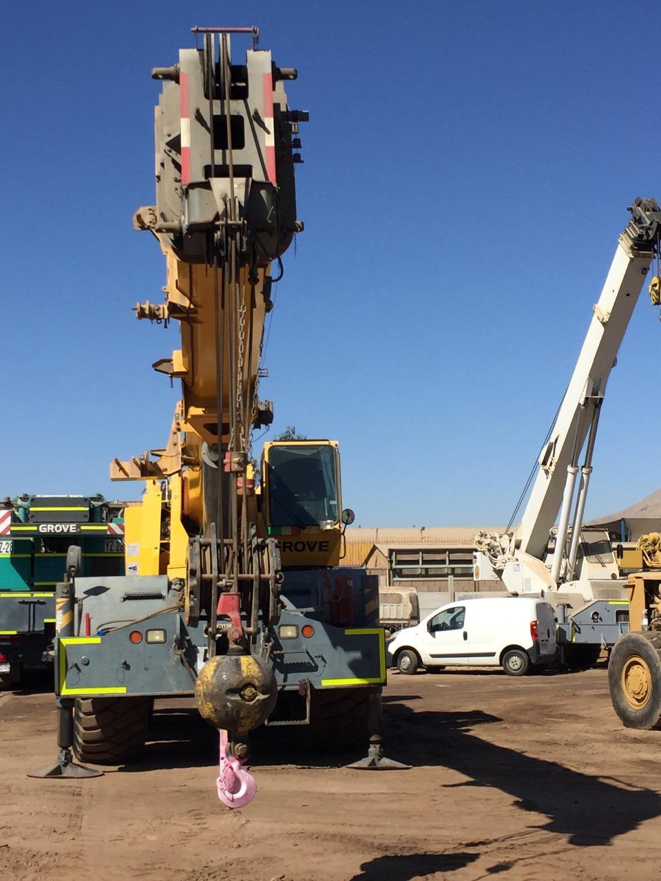 Grúa Móvil Todo Terreno GROVE RT880E