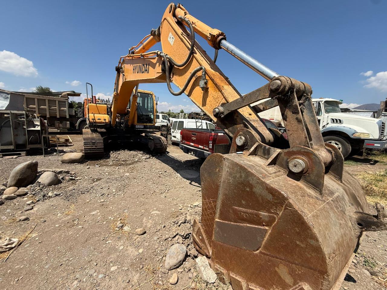 Excavadora HYUNDAI ROBEX260 LC 9S
