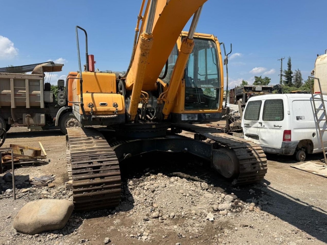 Excavadora HYUNDAI ROBEX260 LC 9S