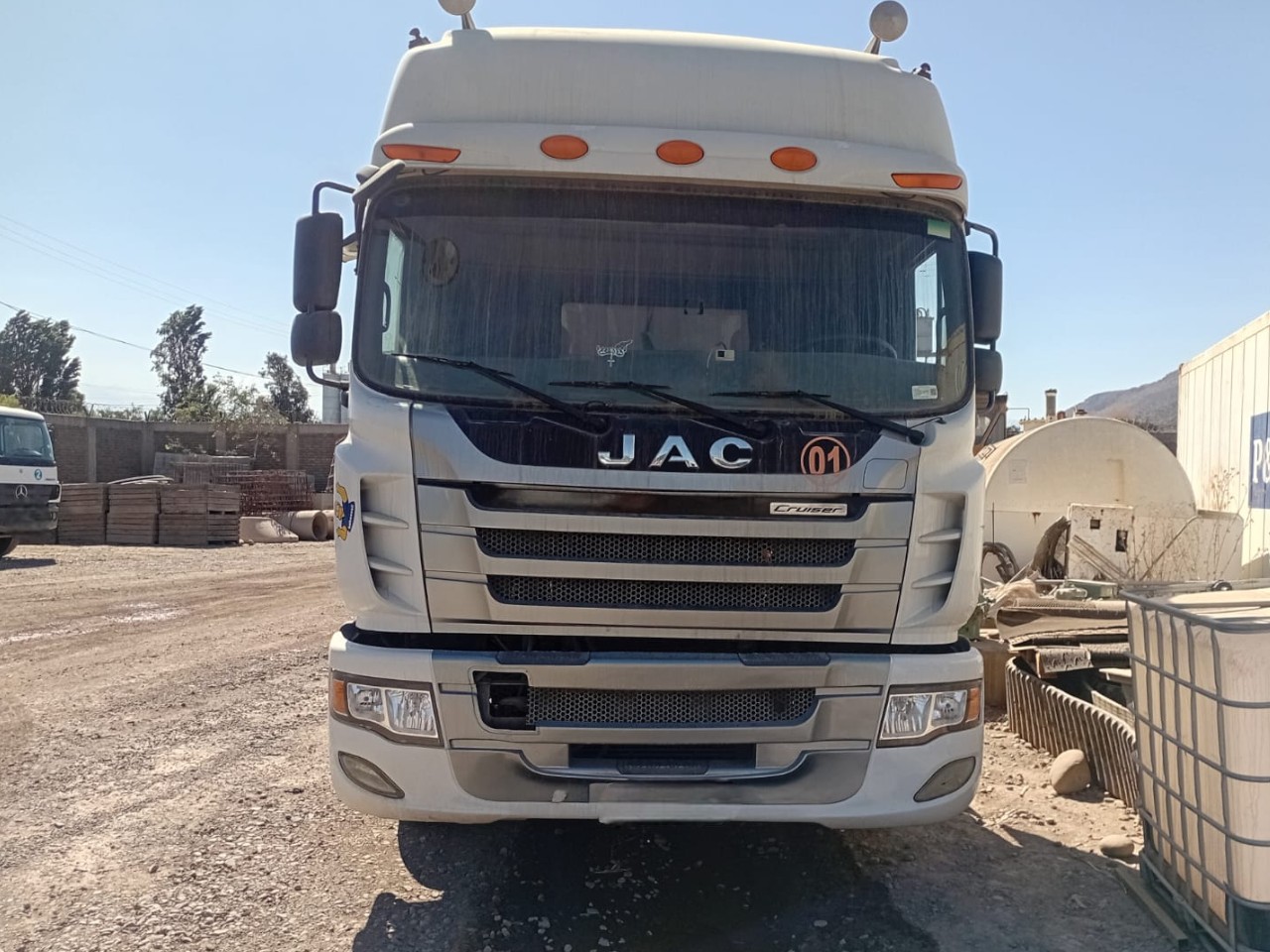 Camión JAC CRUSIER 4182