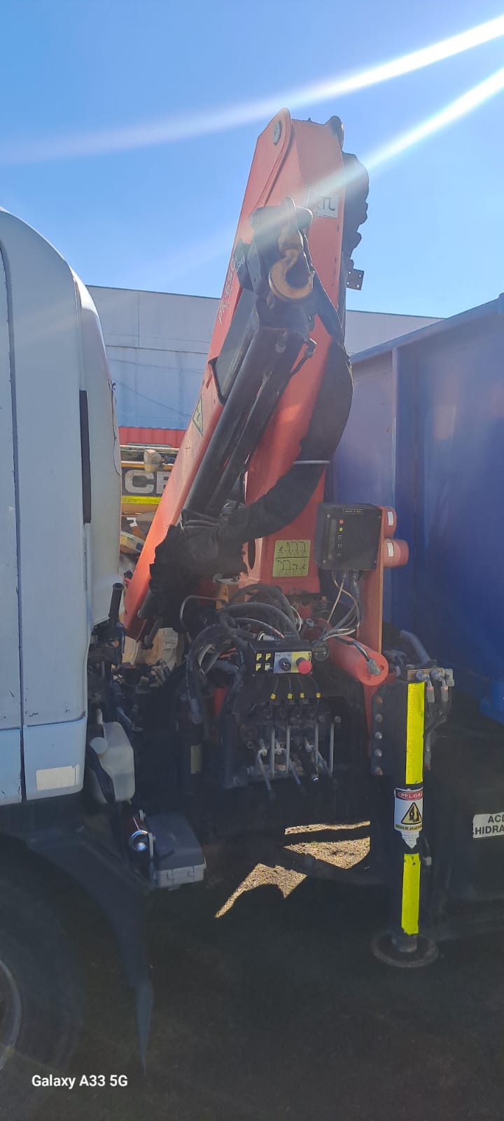 Camión Pluma CHEVROLET FRR1119 E4 