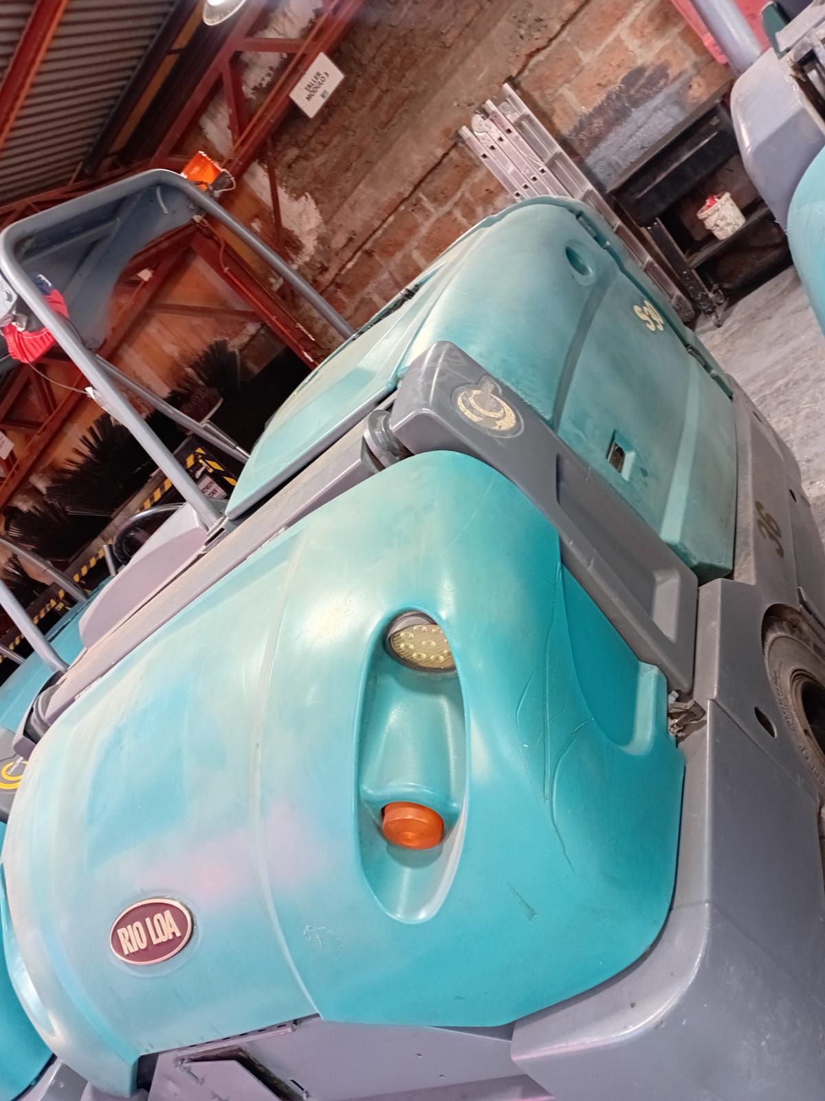 Barredora Industrial TENNANT S30