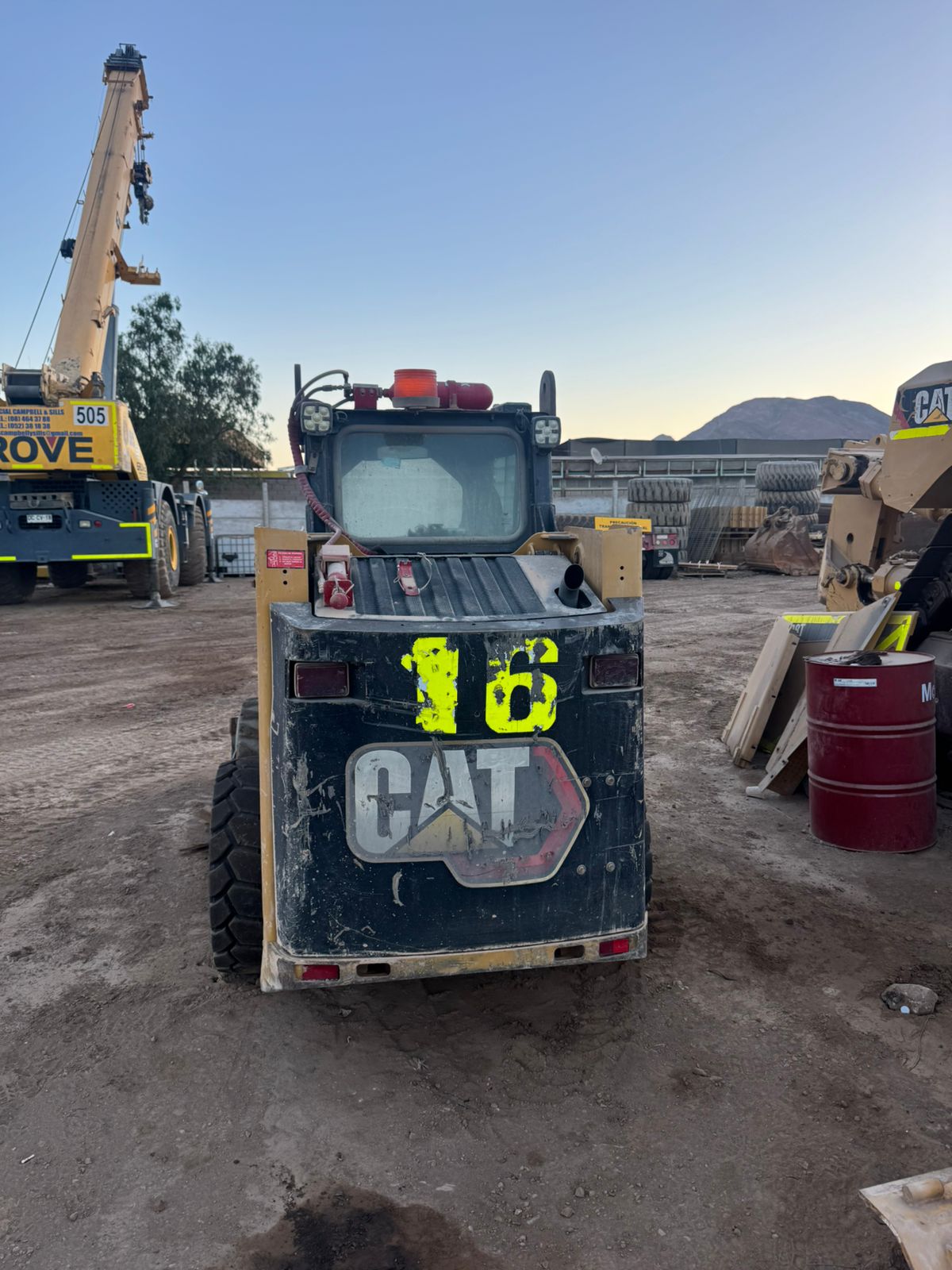 Mini Cargador CATERPILLAR 226B3