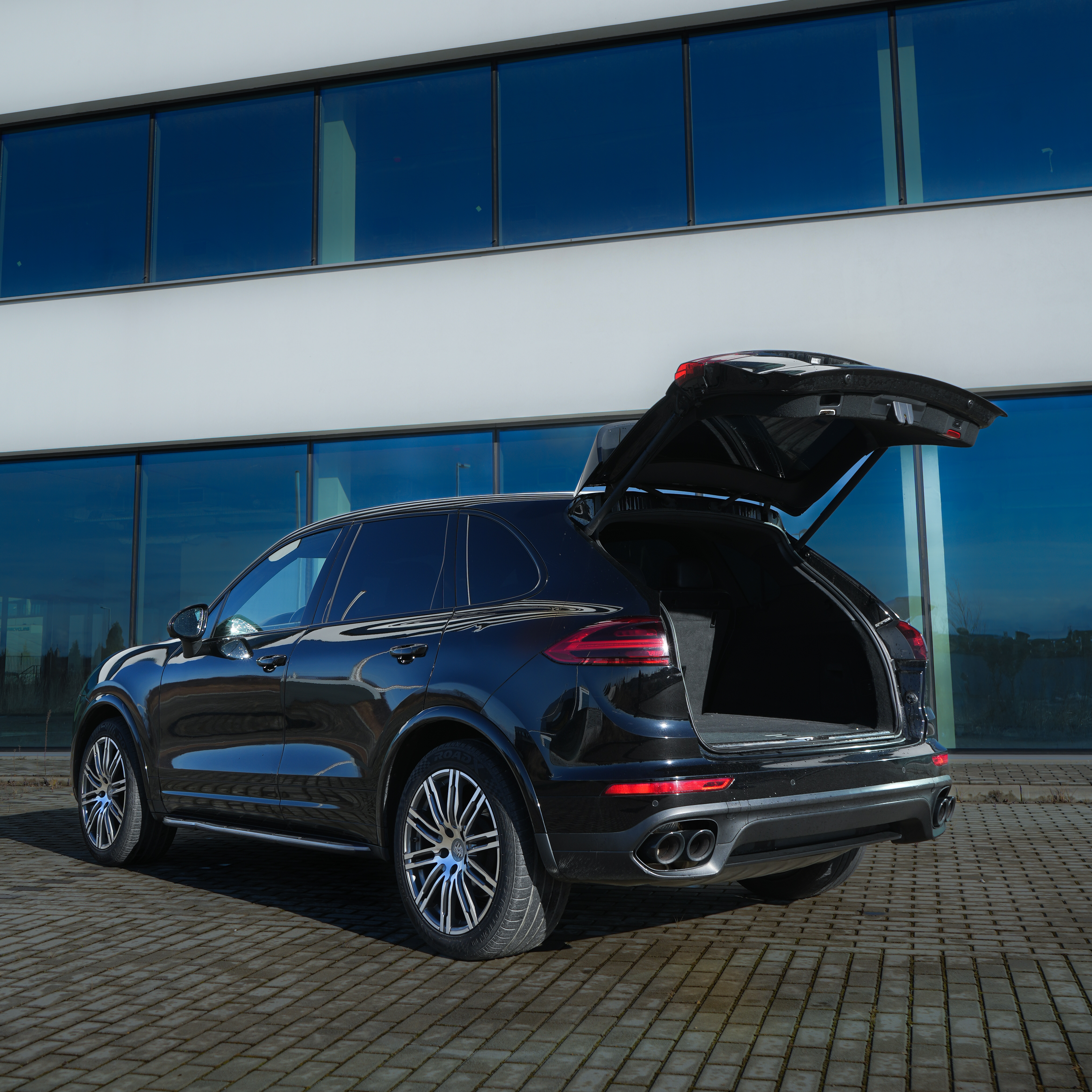 Porsche Cayenne 2016r.