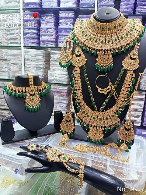 Bridal Jewelry Set with Green Stones
