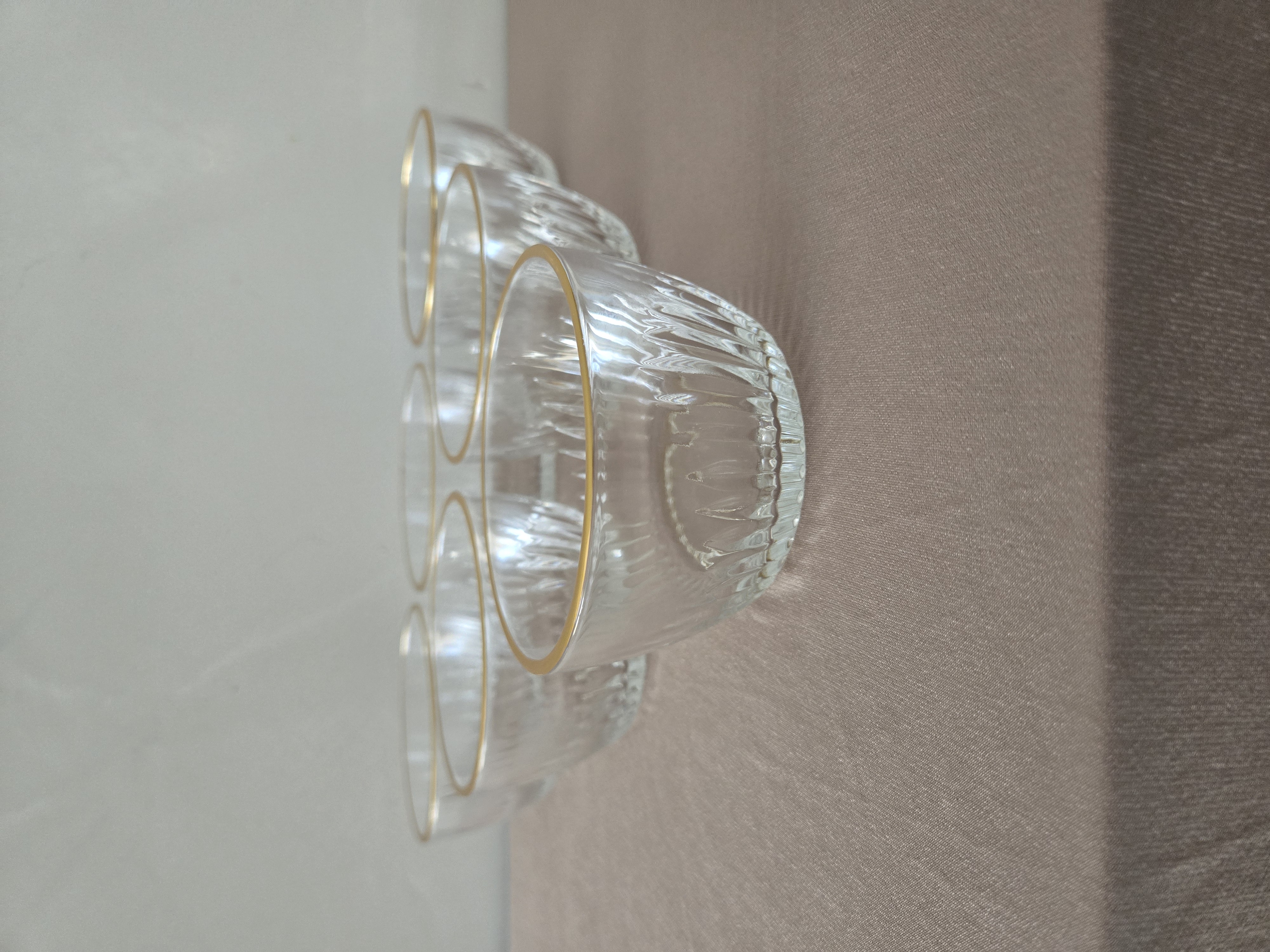 Lot de 6 coupelles en verre strié doré