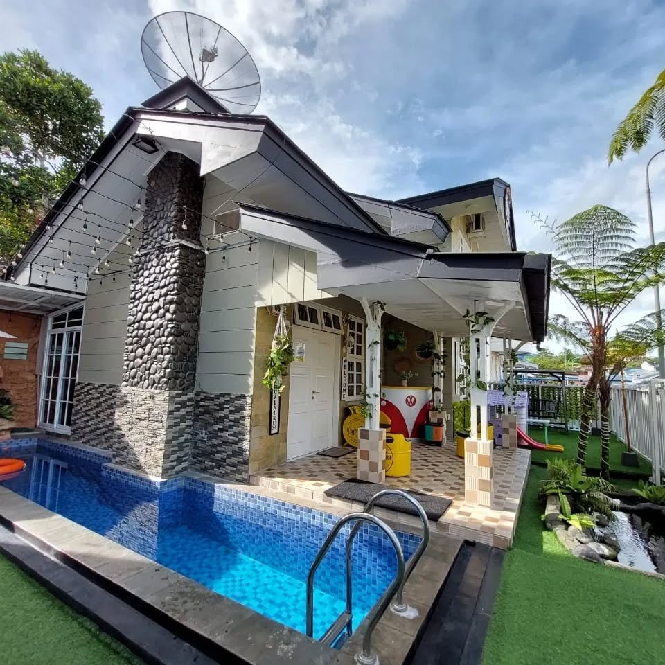 Sewa Villa Keluarga dengan Kolam Renang