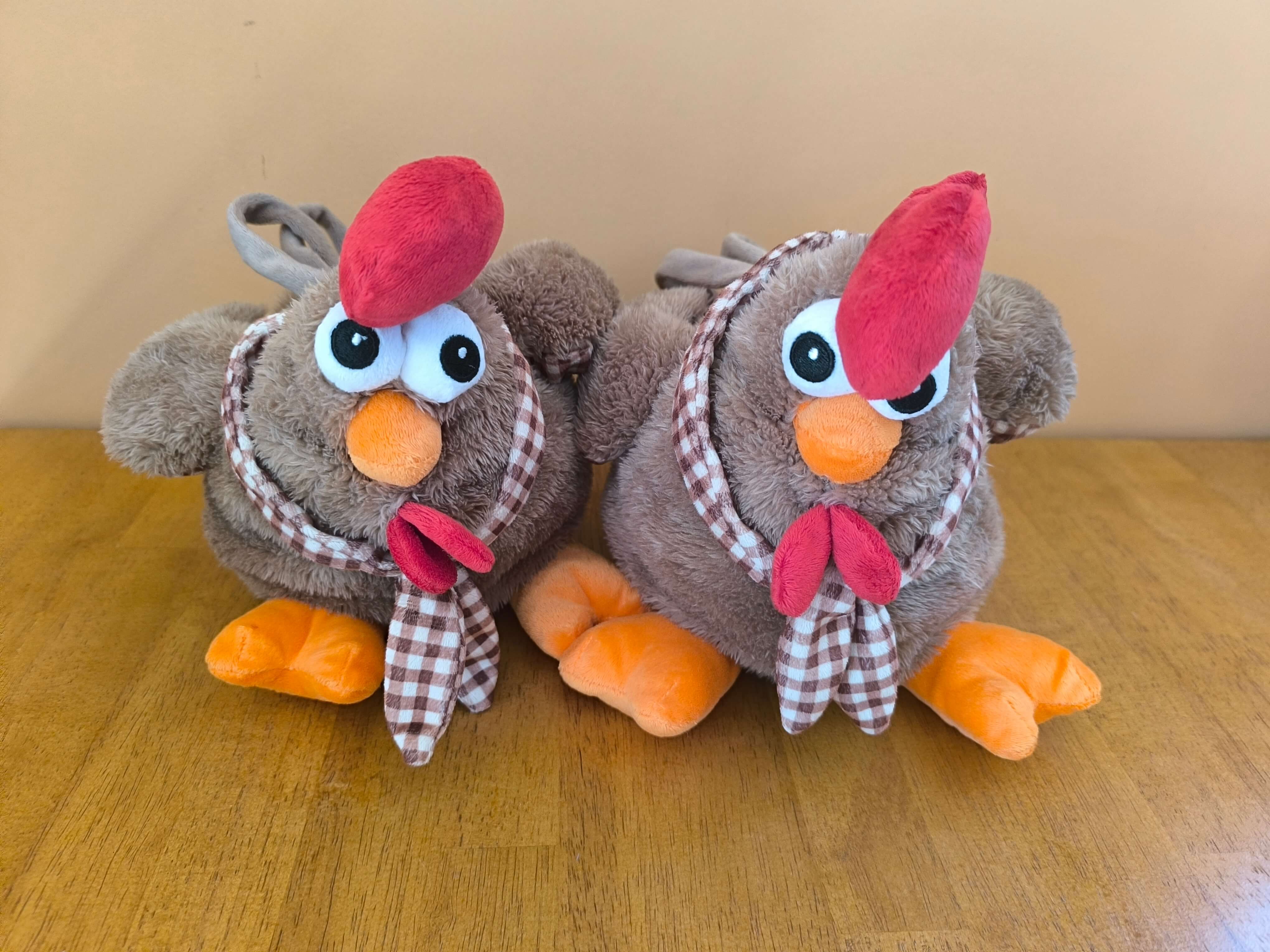 Lot de 2 peluches sac poule