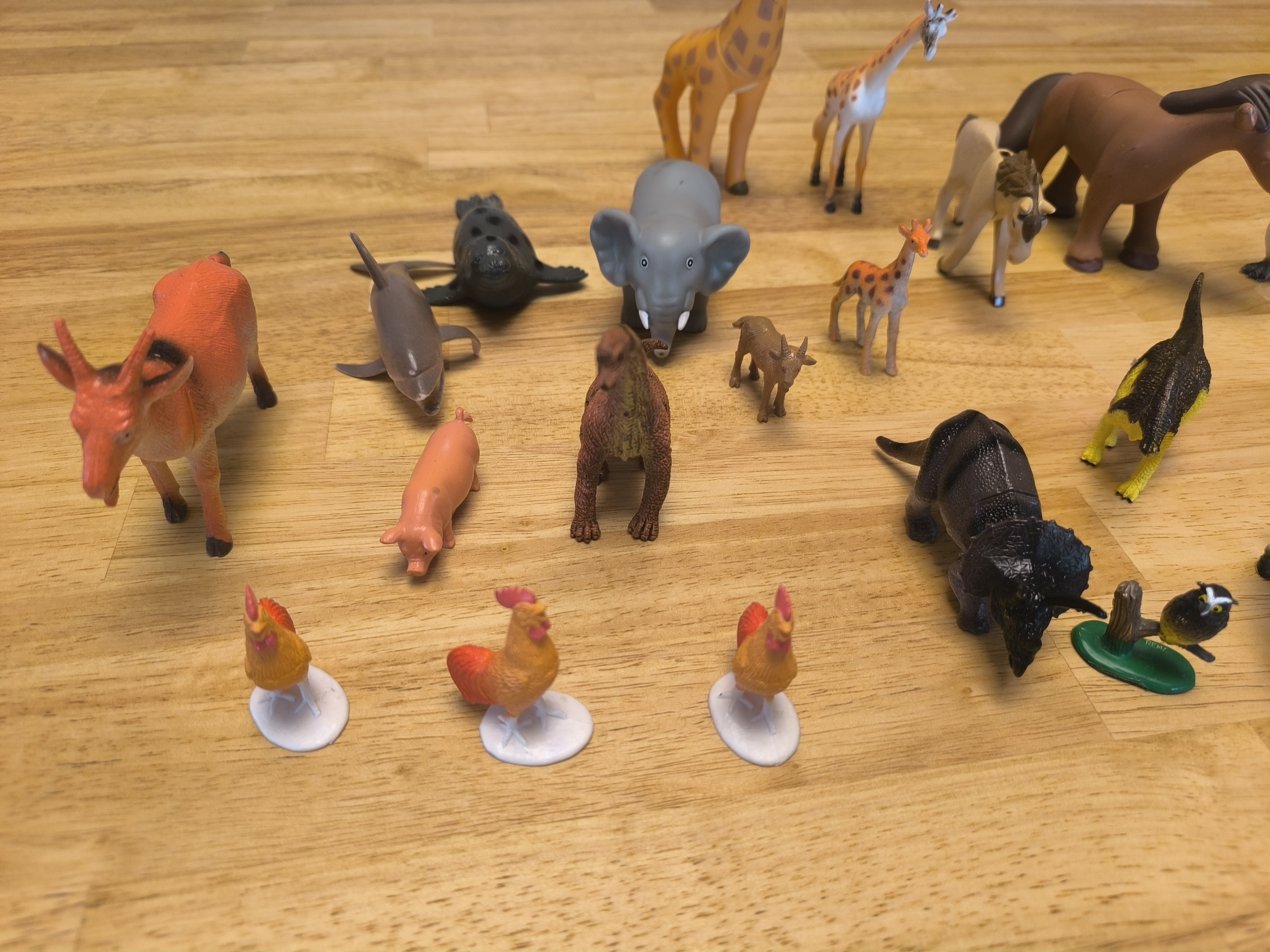 Wild Safari Animal Figurine Set