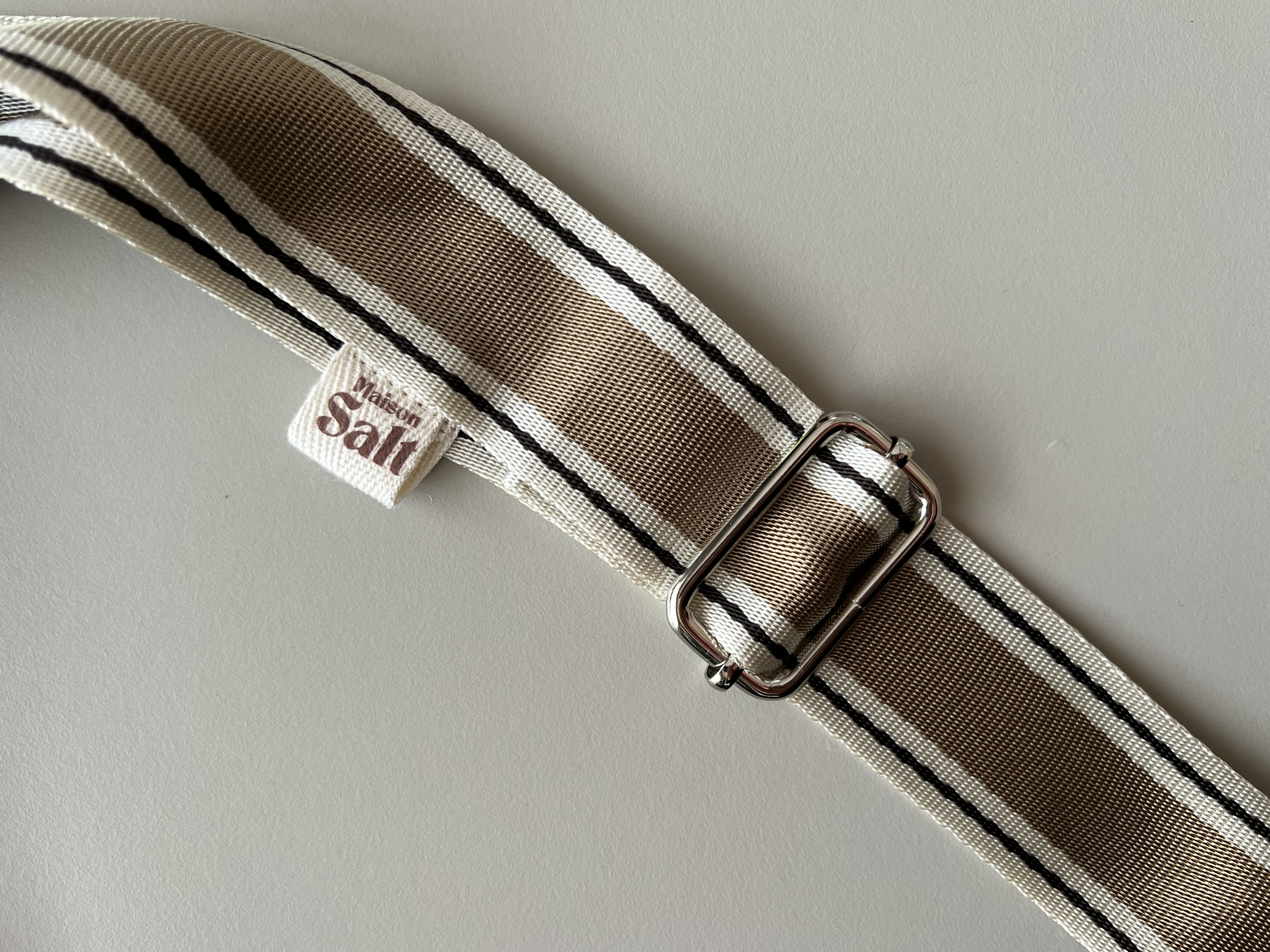 Bandoulière - Sangle de sac réglable Camel doré avec bordures.