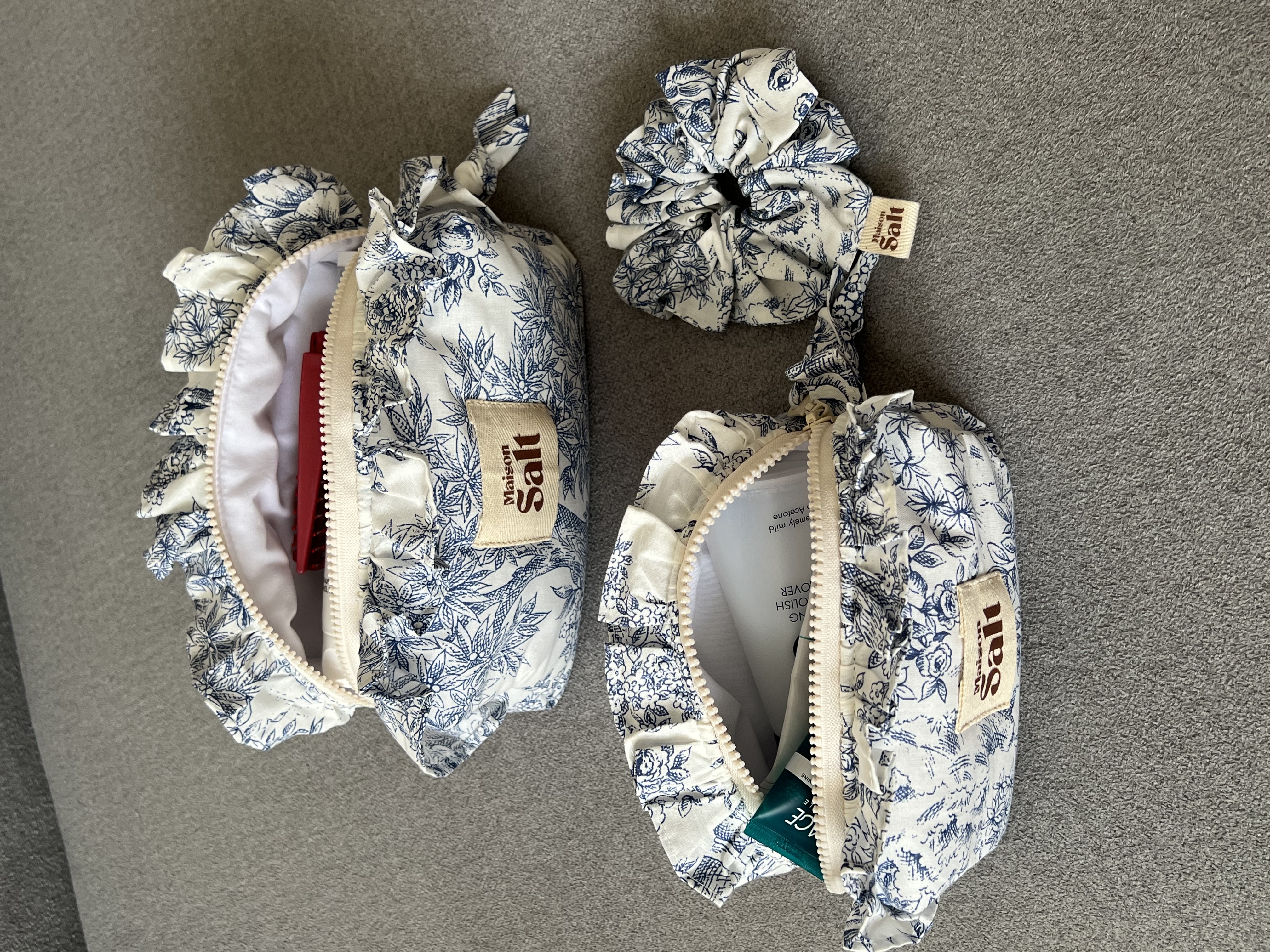 Pack Trousse Medium & Small avec scrunchy offert
