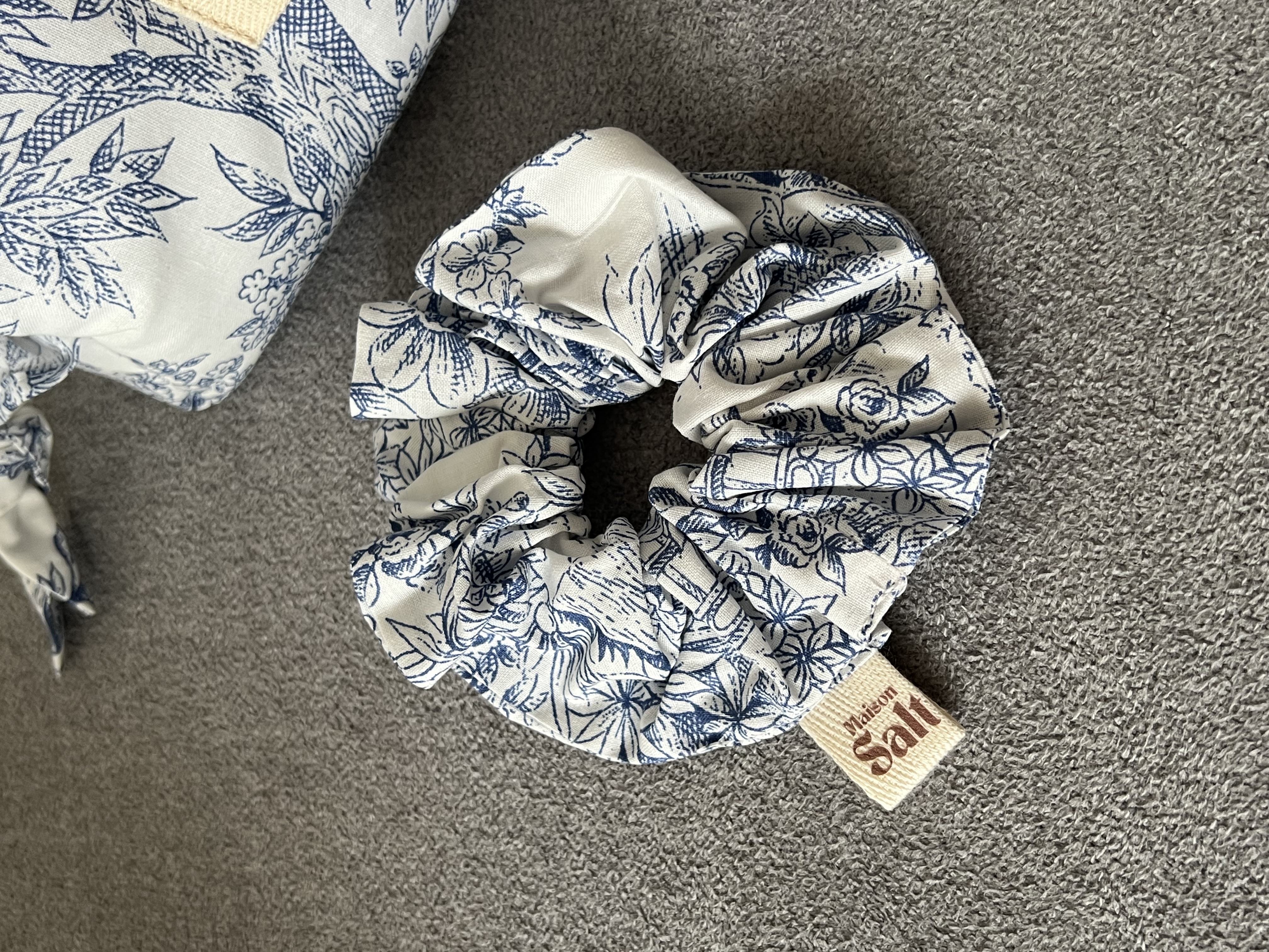 Pack Trousse Medium & Small avec scrunchy offert