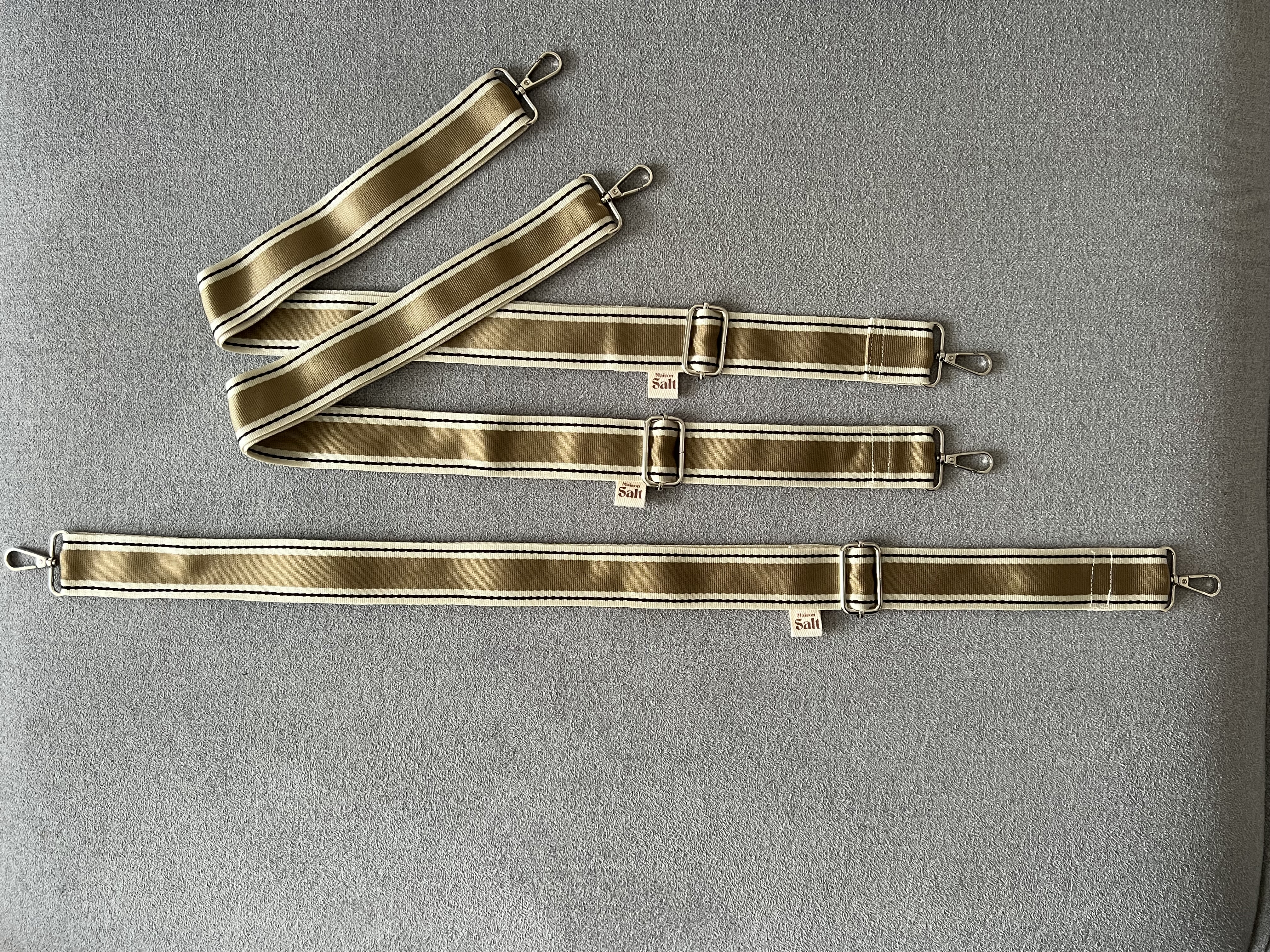 Bandoulière - Sangle de sac réglable Camel doré avec bordures.