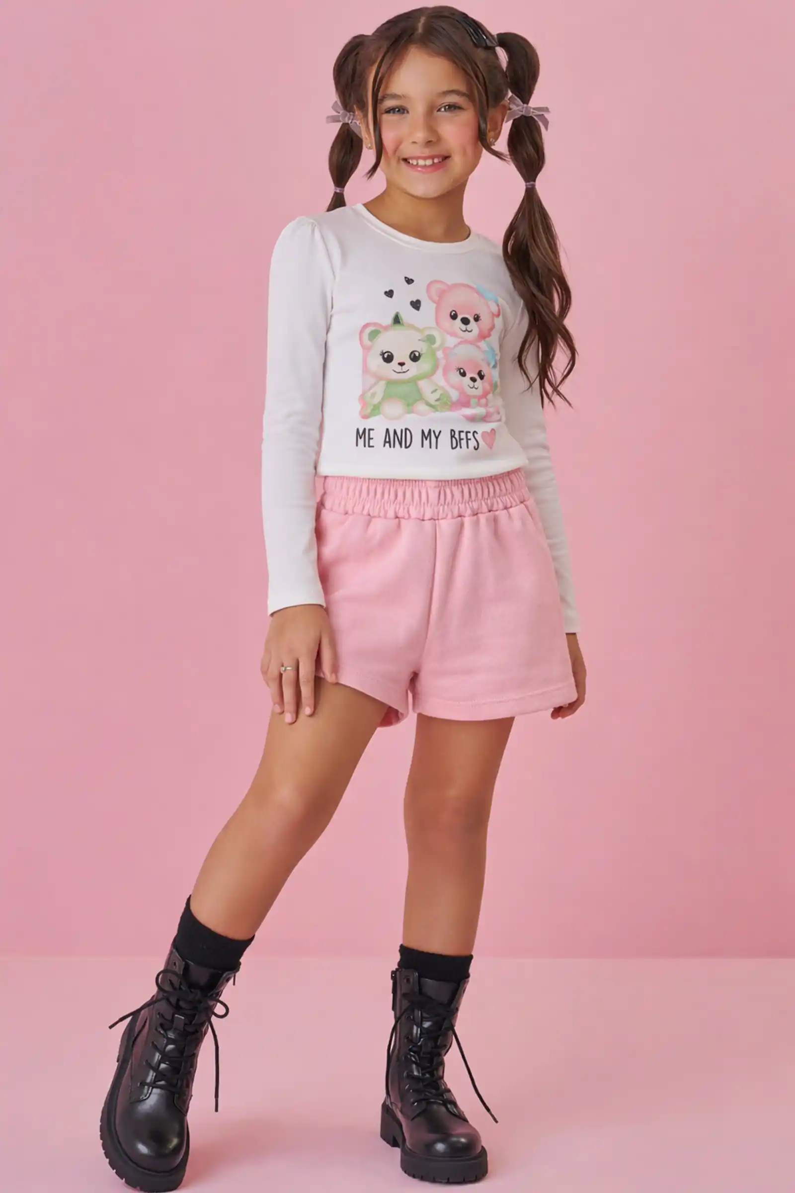 Conjunto de blusa em cotton e shorts em moletom 