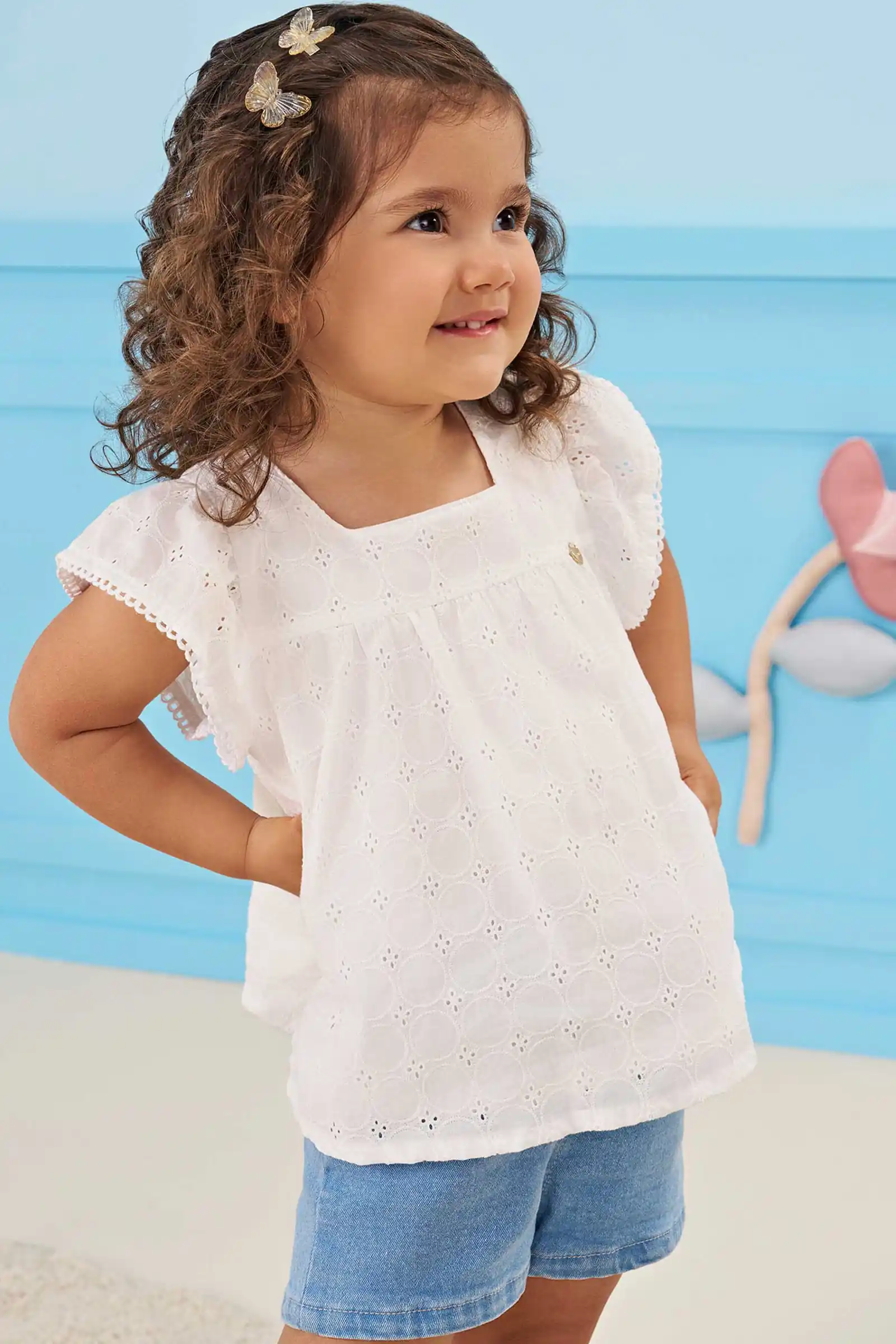 Conjunto de bata em laise algodão e shorts em jeans com elastano