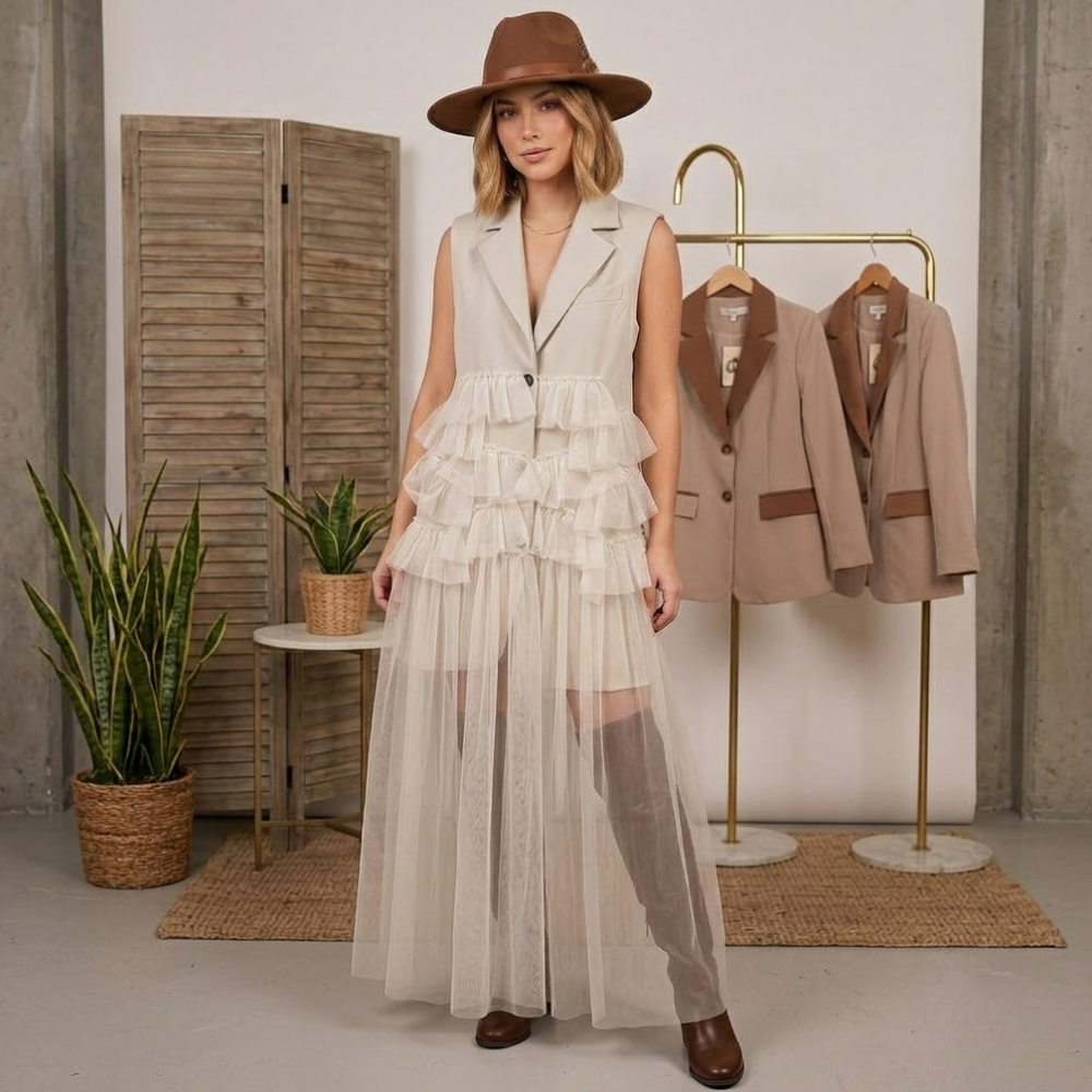 Vestido Chaleco Beige con Volantes