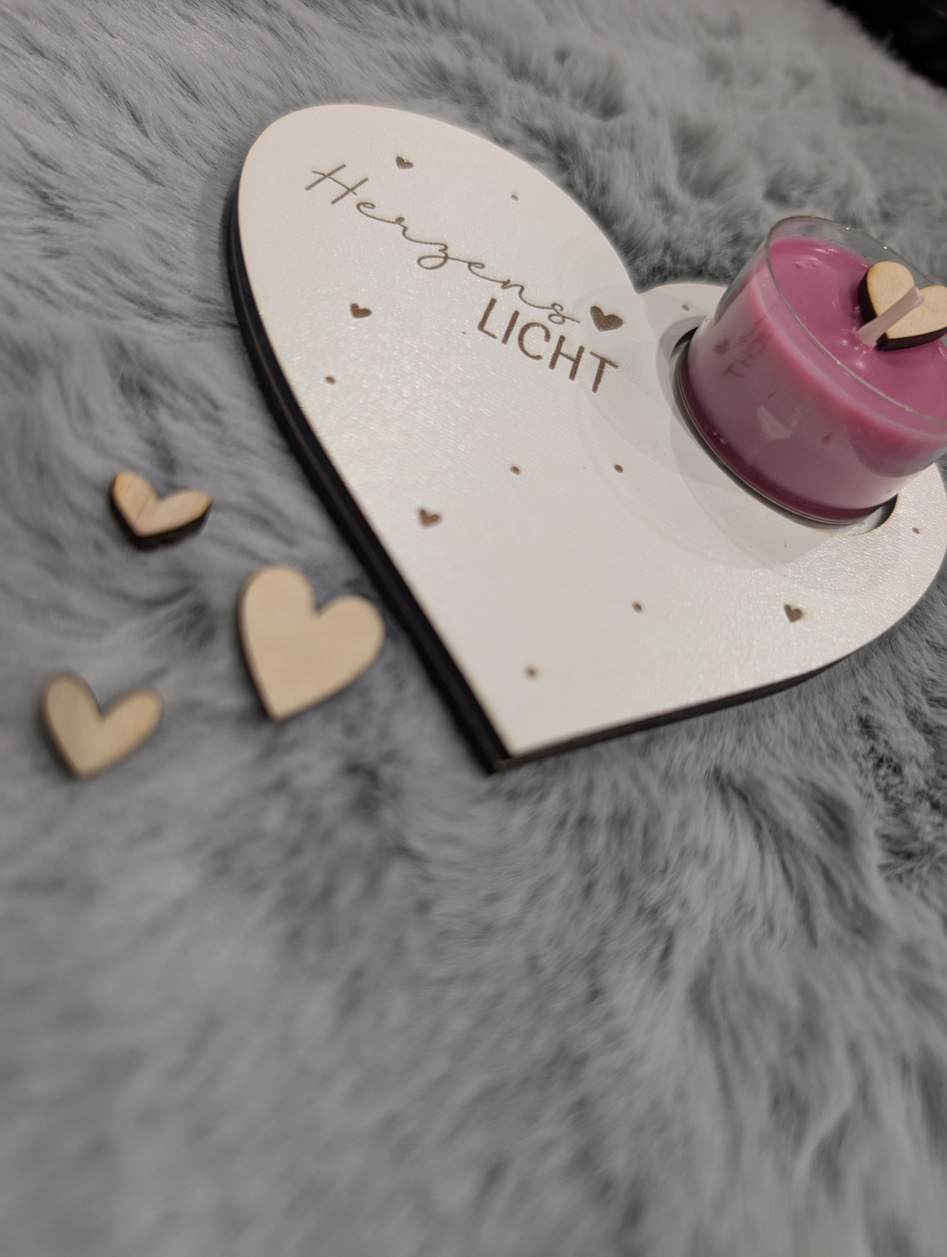 Herzförmige Teelichthalter mit Schriftzug