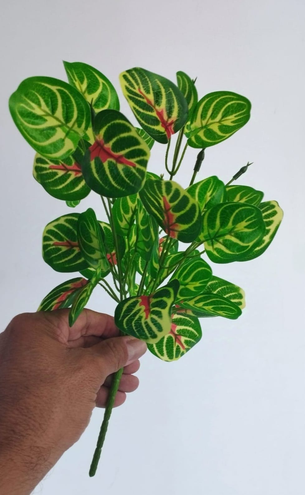 Ramillete de hojas artificiales