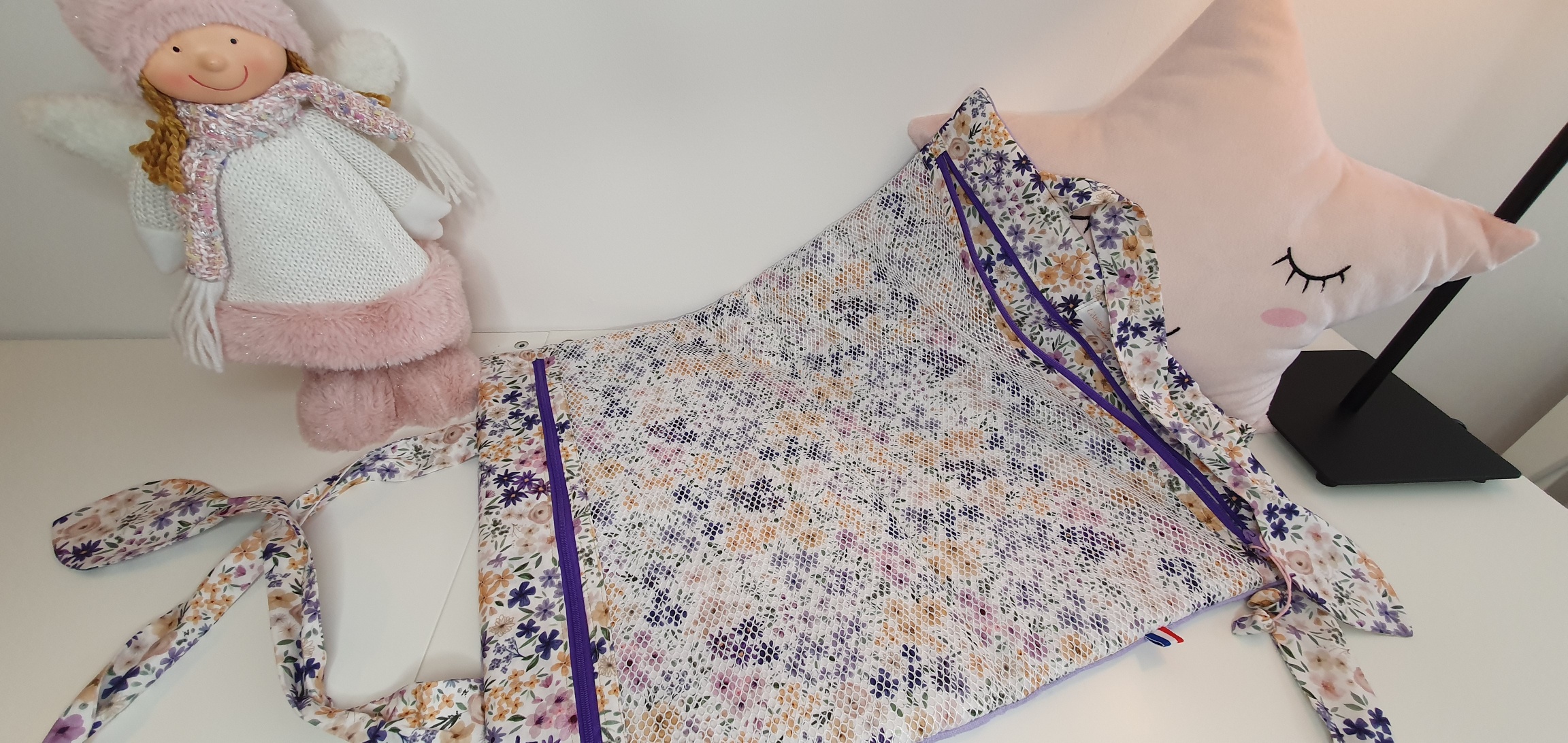 "JARDIN SECRET" Pochette à lingerie, brodée