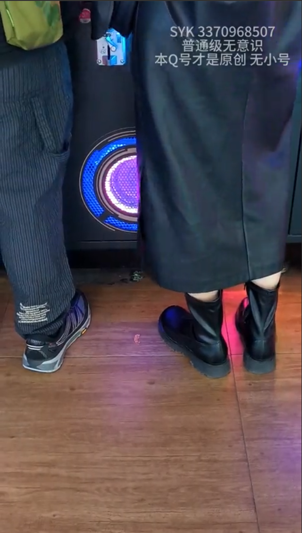 Pinkie crush multiple boots and shoes