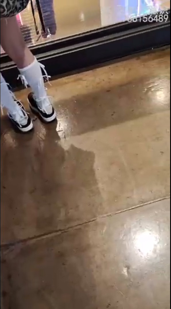 multiple girls candid pinkie crush by  sneakers