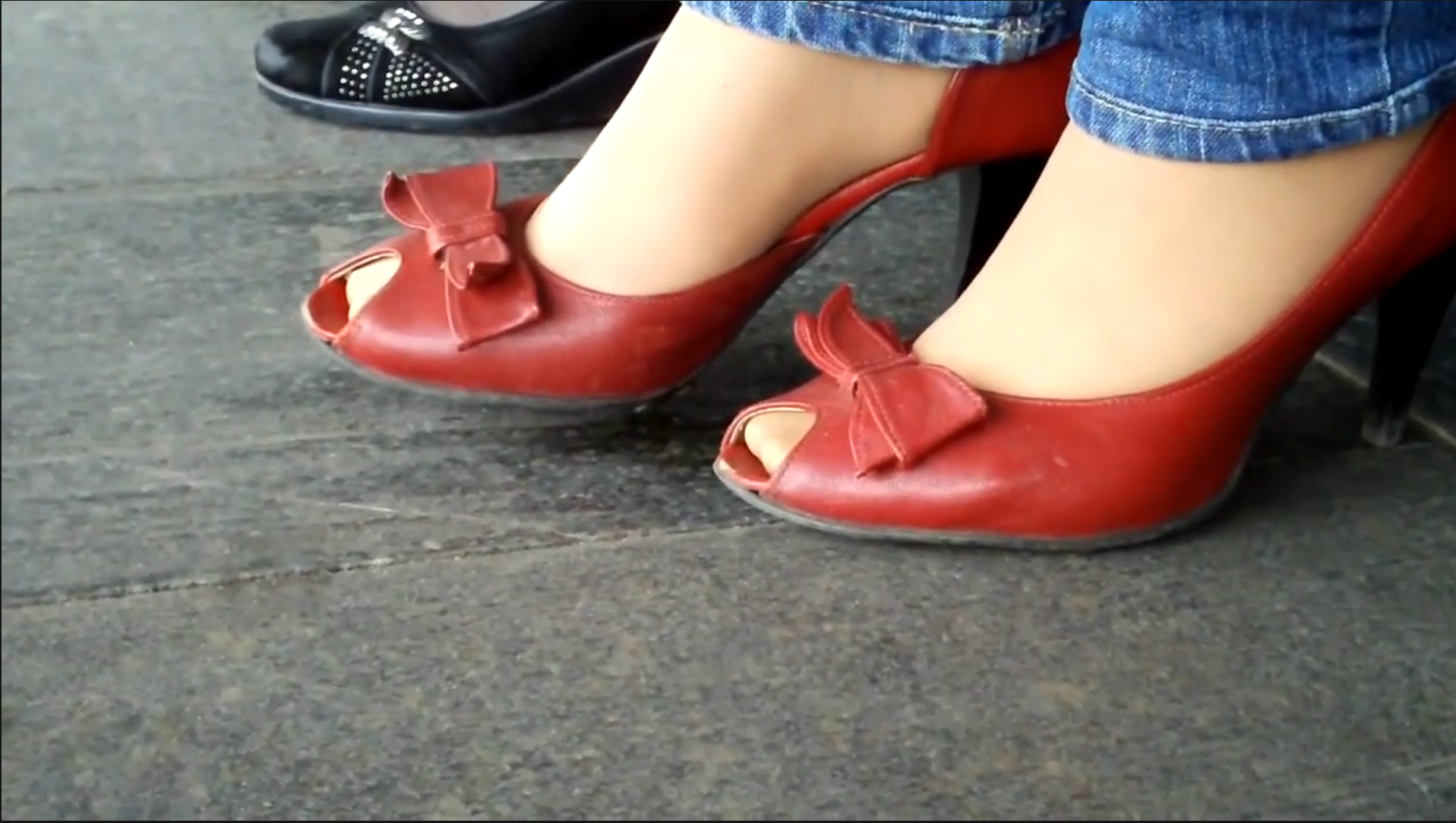 unaware Snail Crush Red High Heels