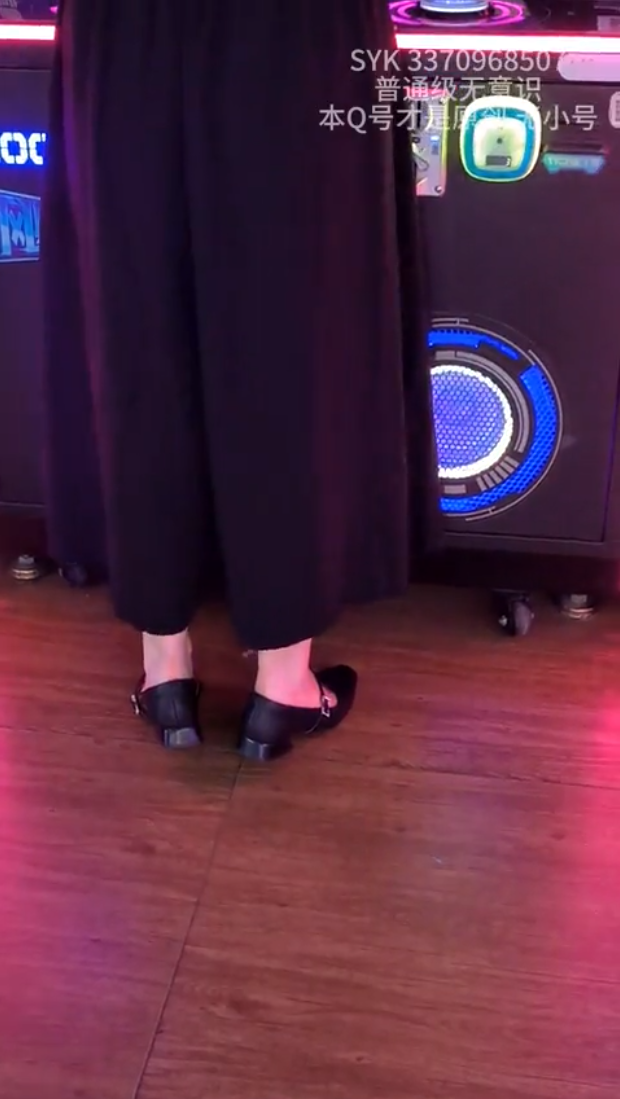 Pinkie crush multiple boots and shoes