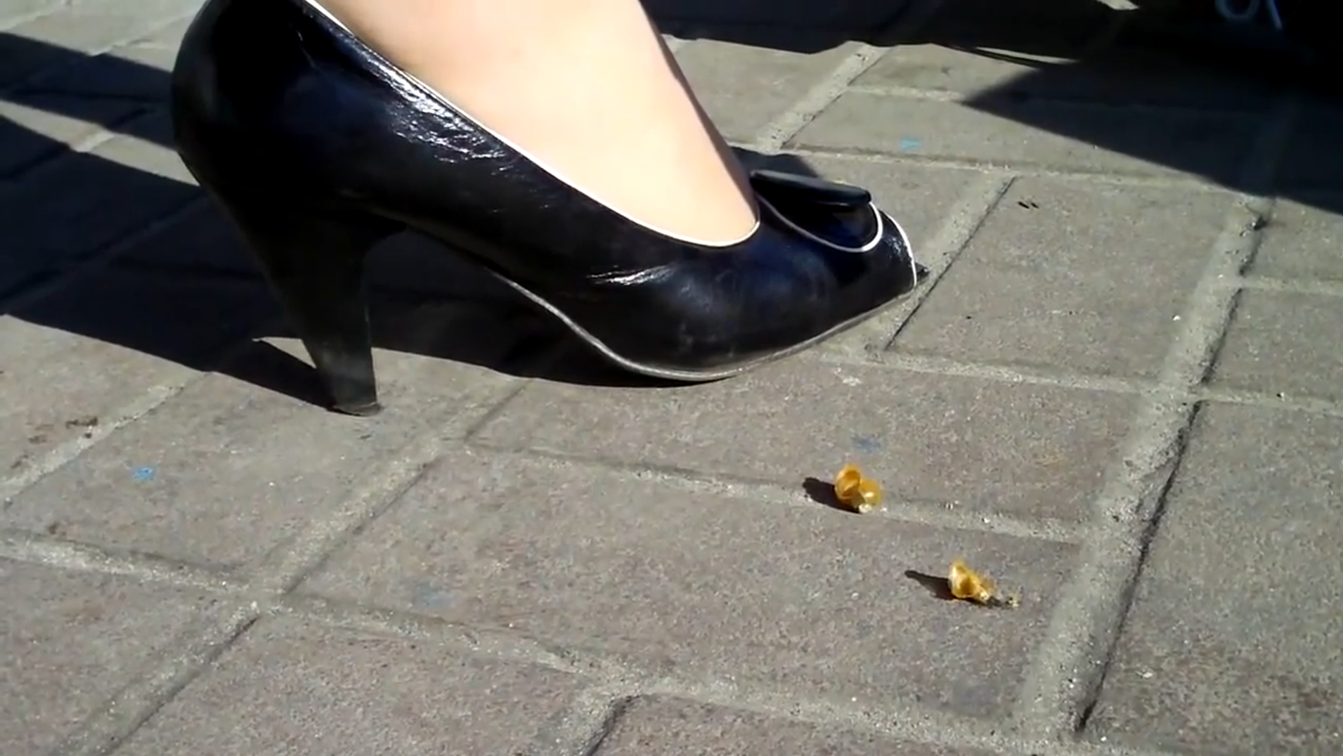 unaware Snail Crush black High Heels