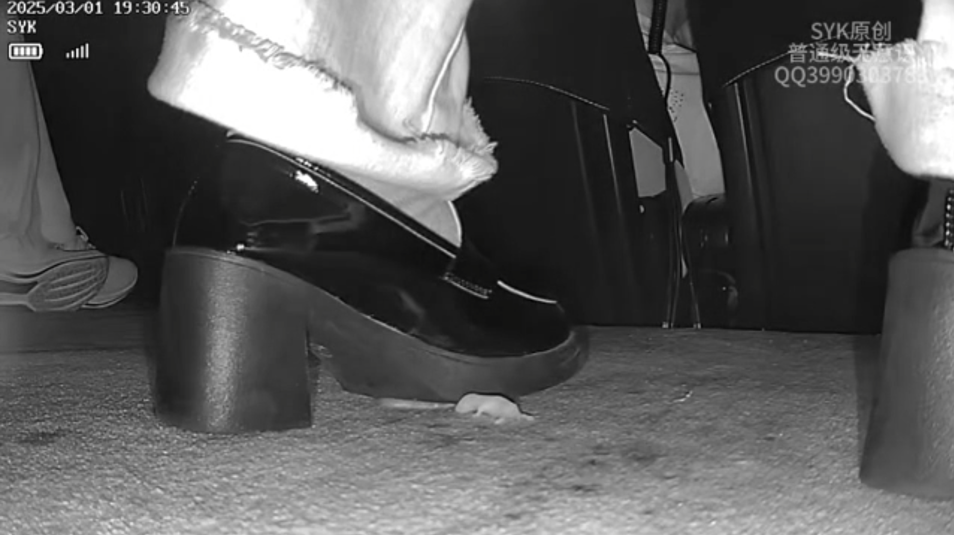 high heels candid pinkie crush